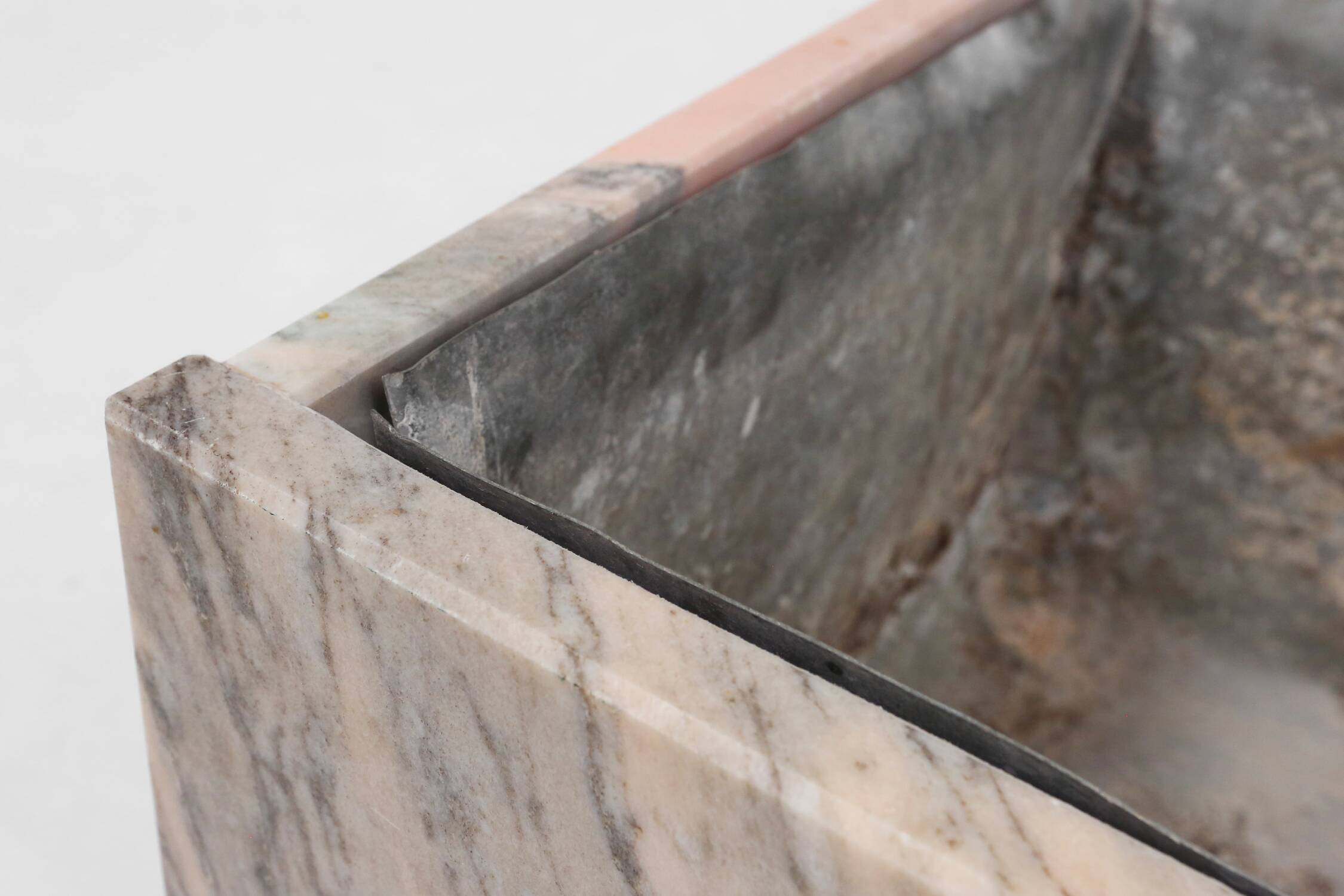 Large marble planter in pink marble, Belgium ca. 1980