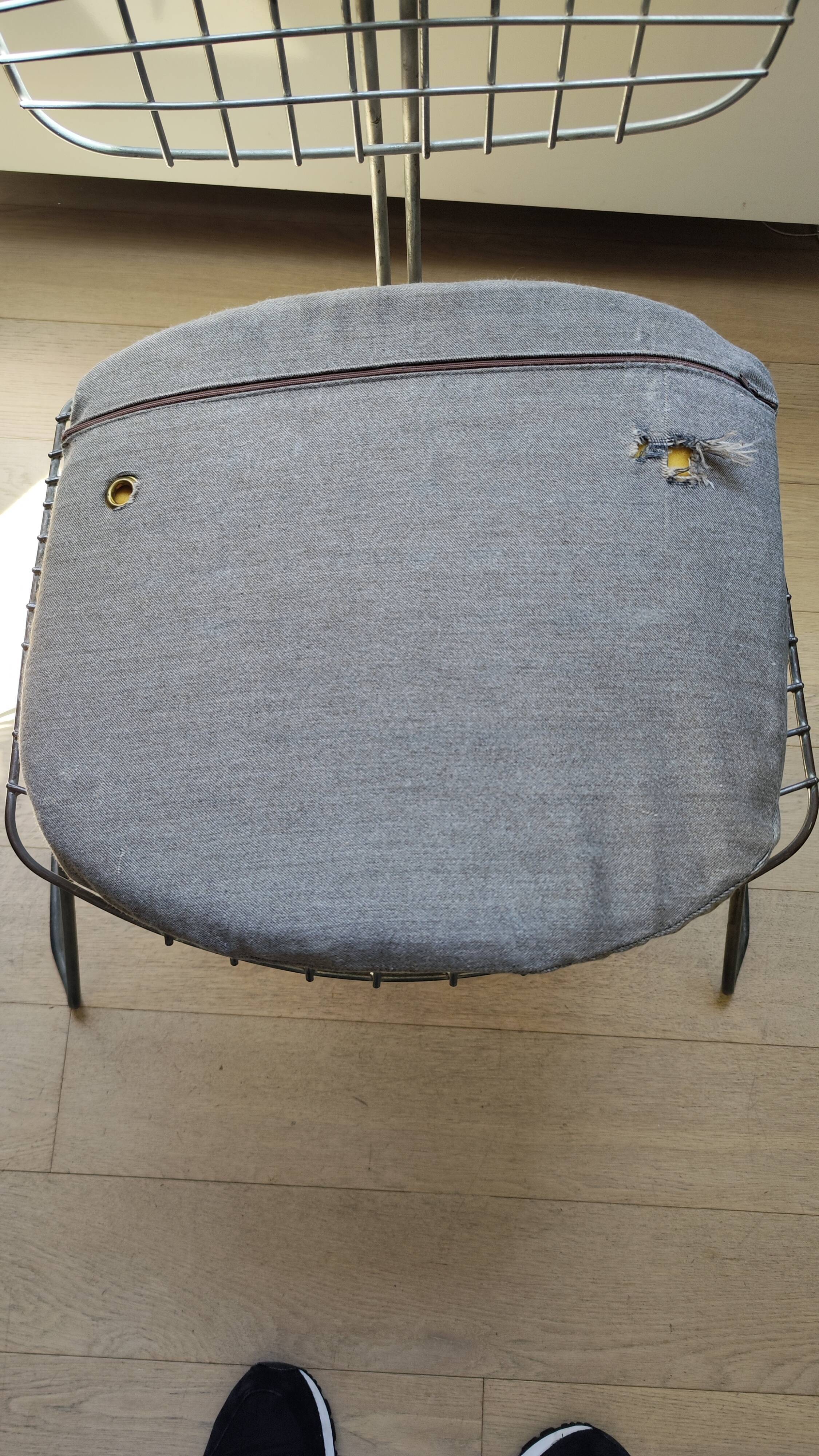 Beaubourg chairs in steel and fabrics by Michel Cadestin and Georges Laurent - 1976