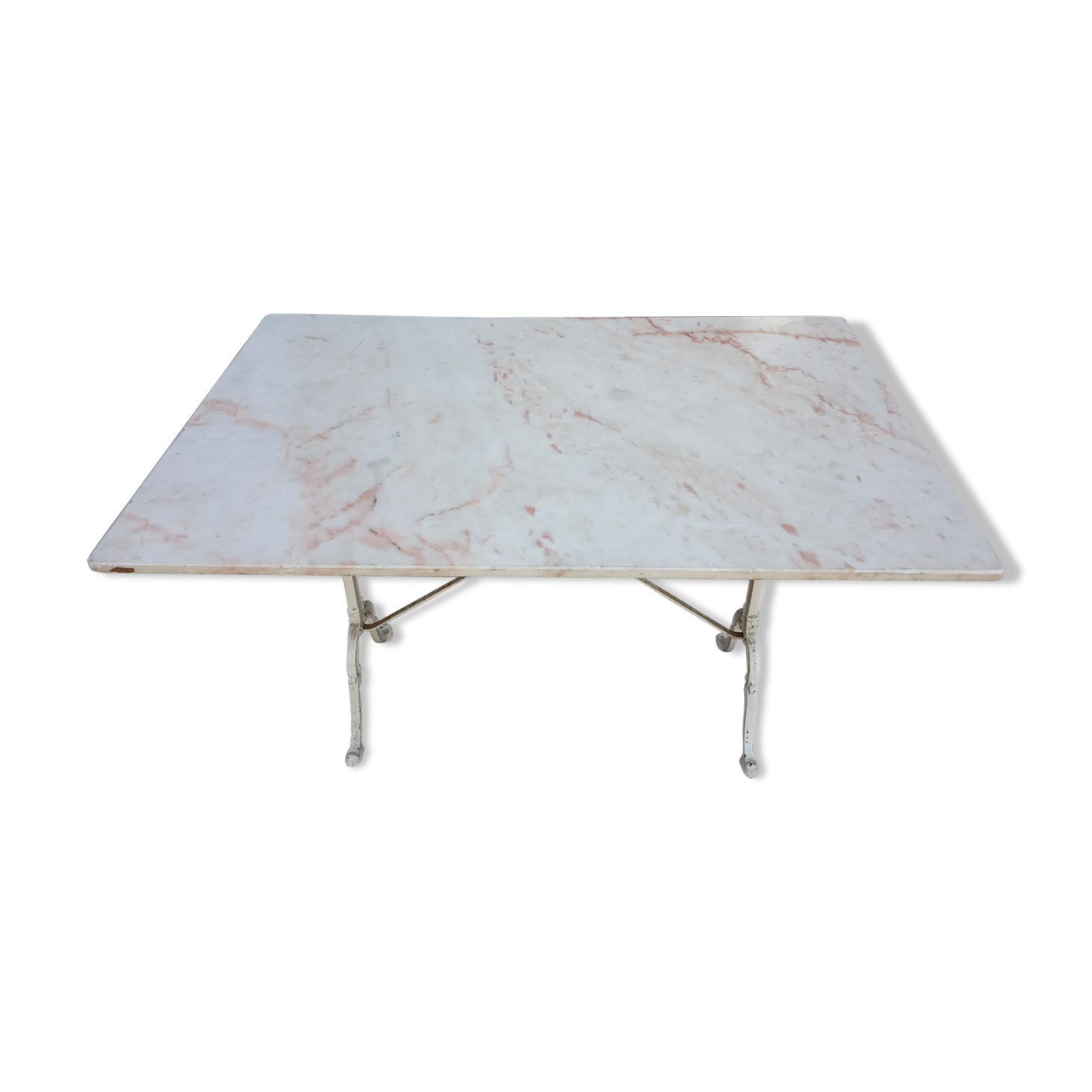 White bistro table in marble and cast iron