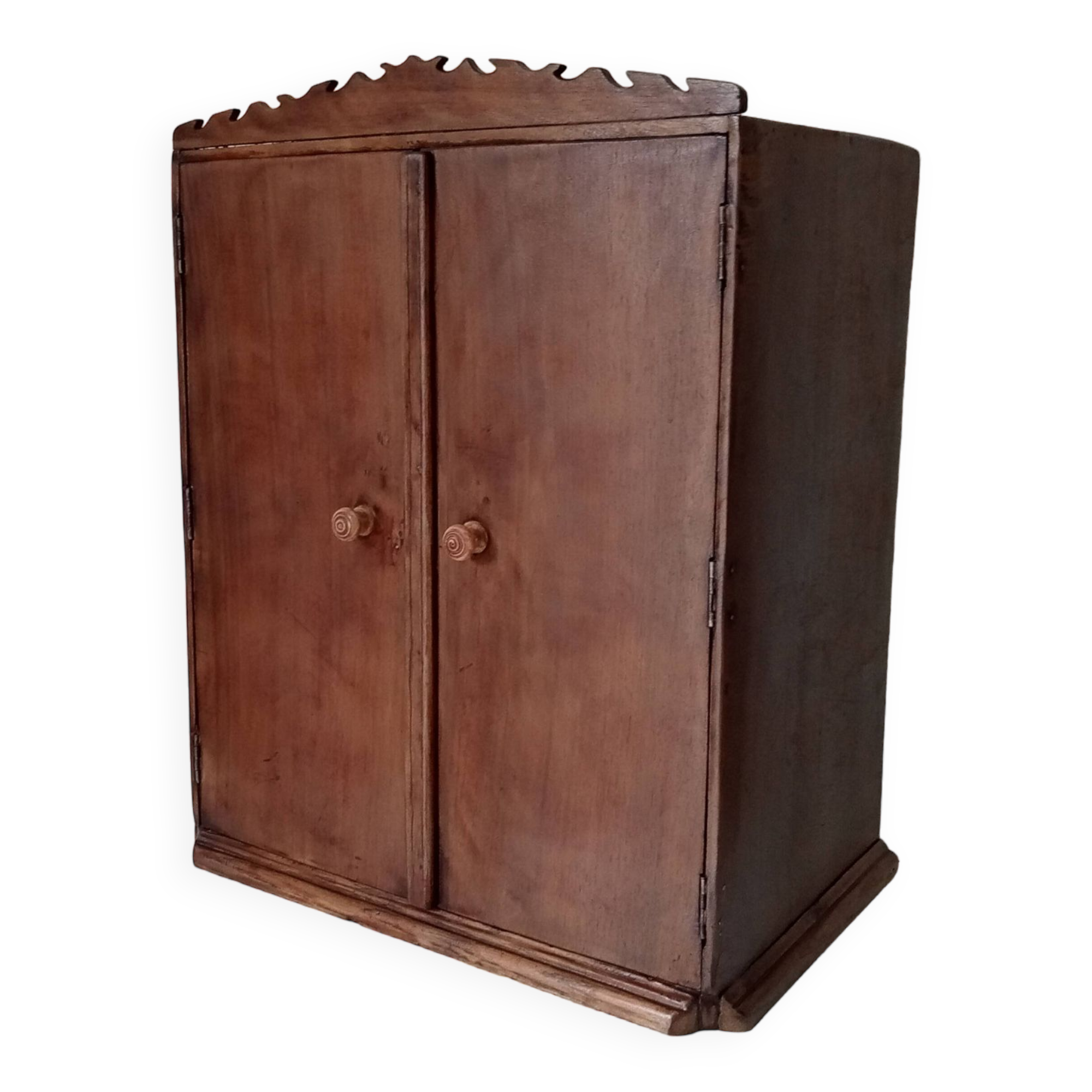 Old popular art medicine cabinet early 20th century