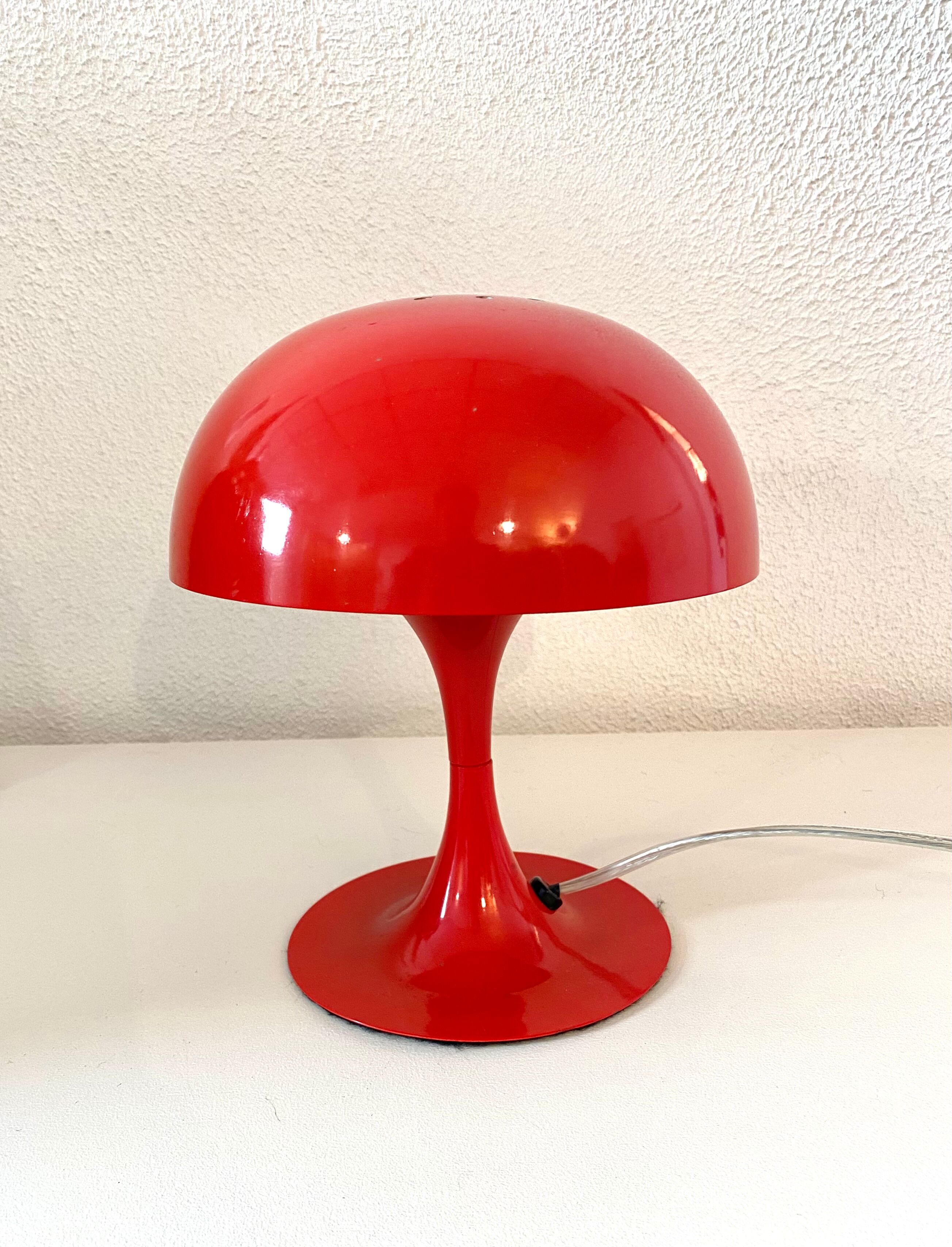 Red metal mushroom lamp