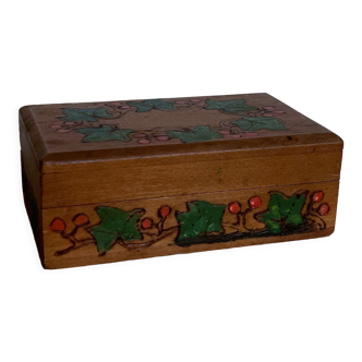 wooden box ivy decoration