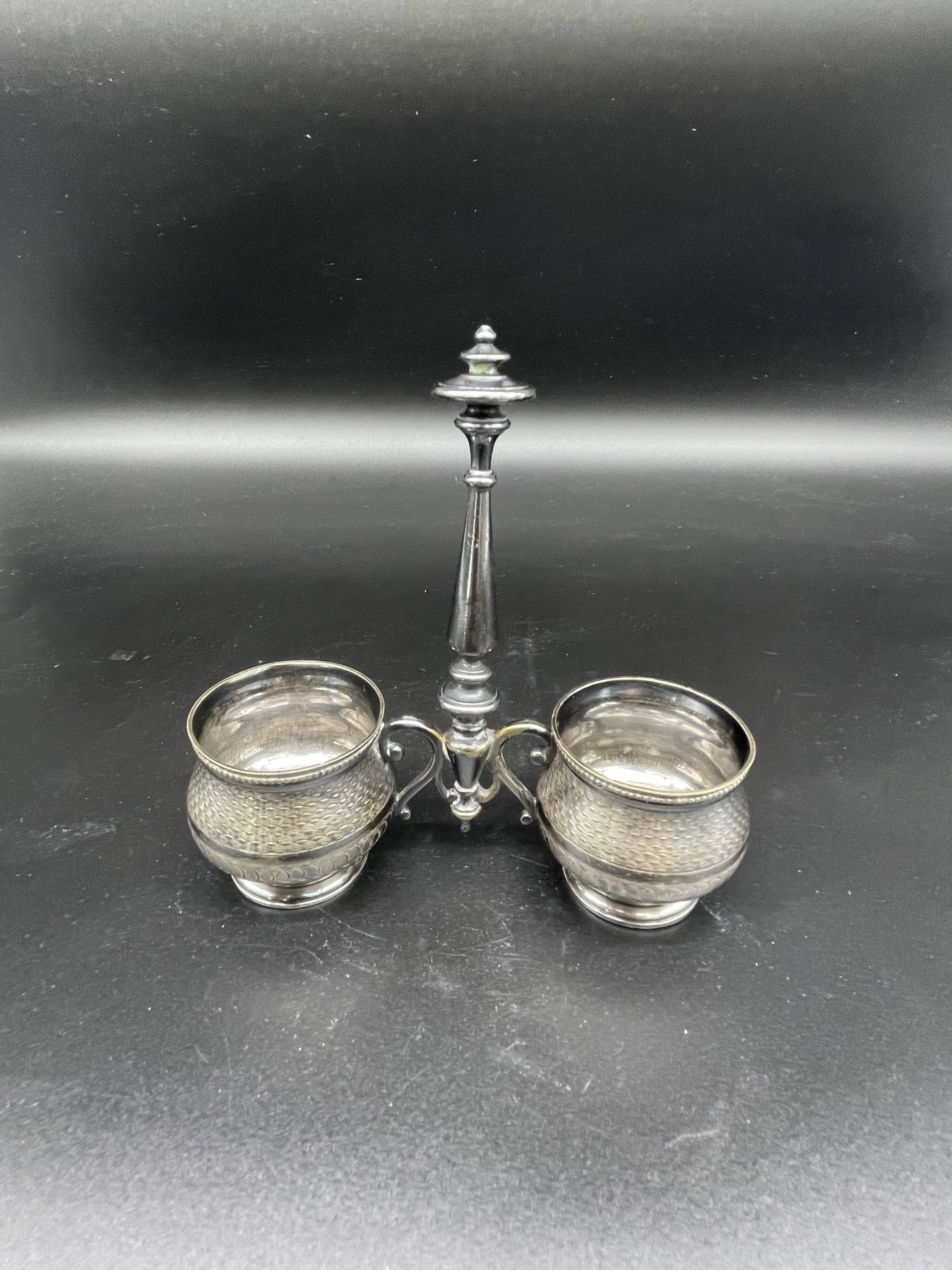 Double salt dish, silver metal, round base, socket, engraved decor, table decoration, chic, hallmark