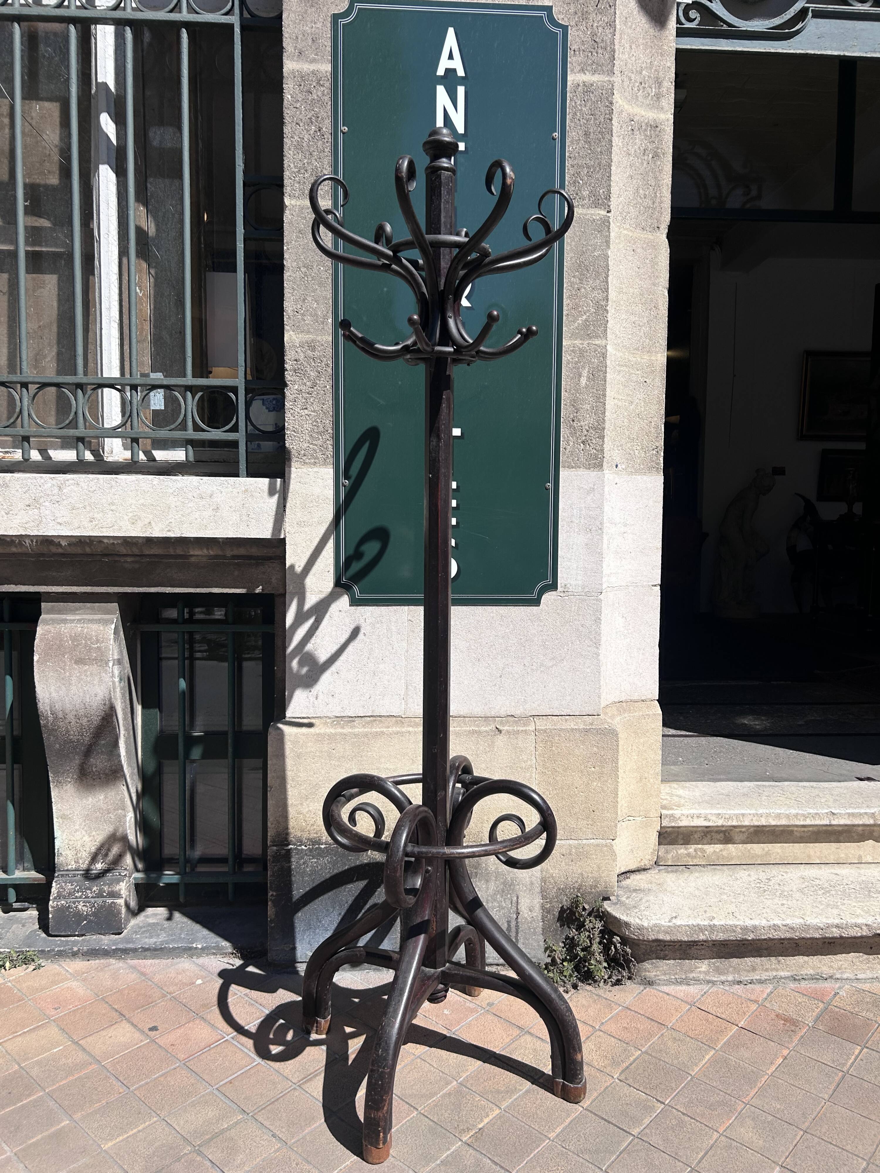 Porte-manteaux - Perroquet - bois courbé noirci -attribué à Thonet