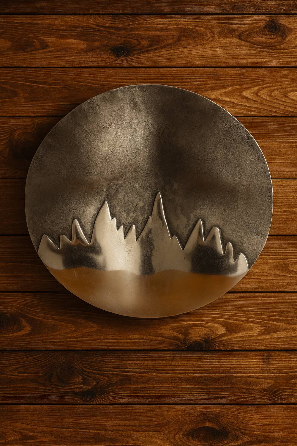Wall-mounted aluminum plate with mountain design