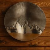 Wall-mounted aluminum plate with mountain design