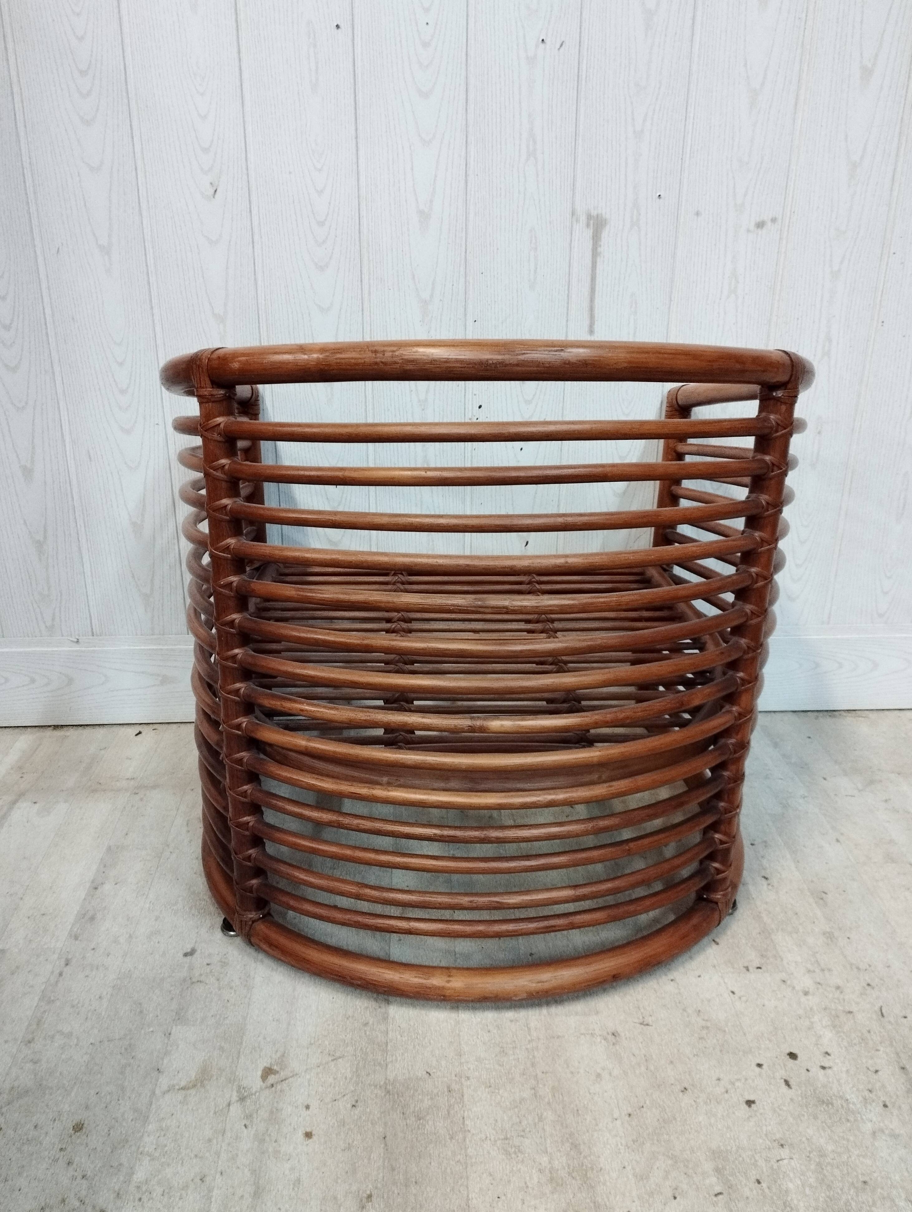 Bench and its bamboo and rattan armchair