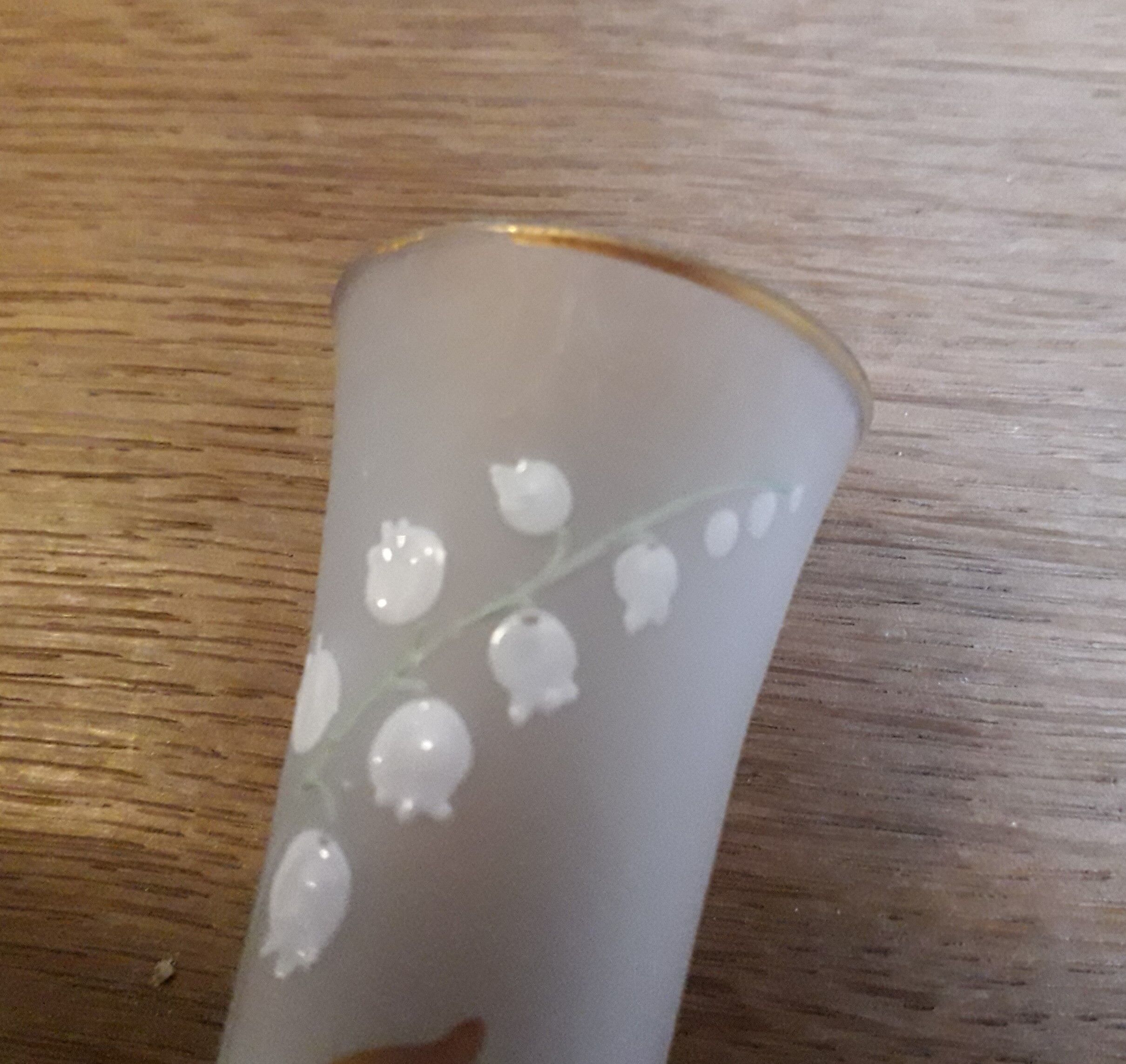 White glass vase enamelled thrush decoration