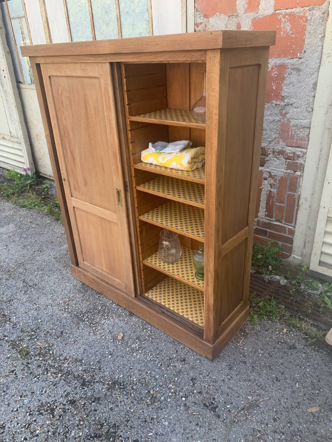 Trade furniture