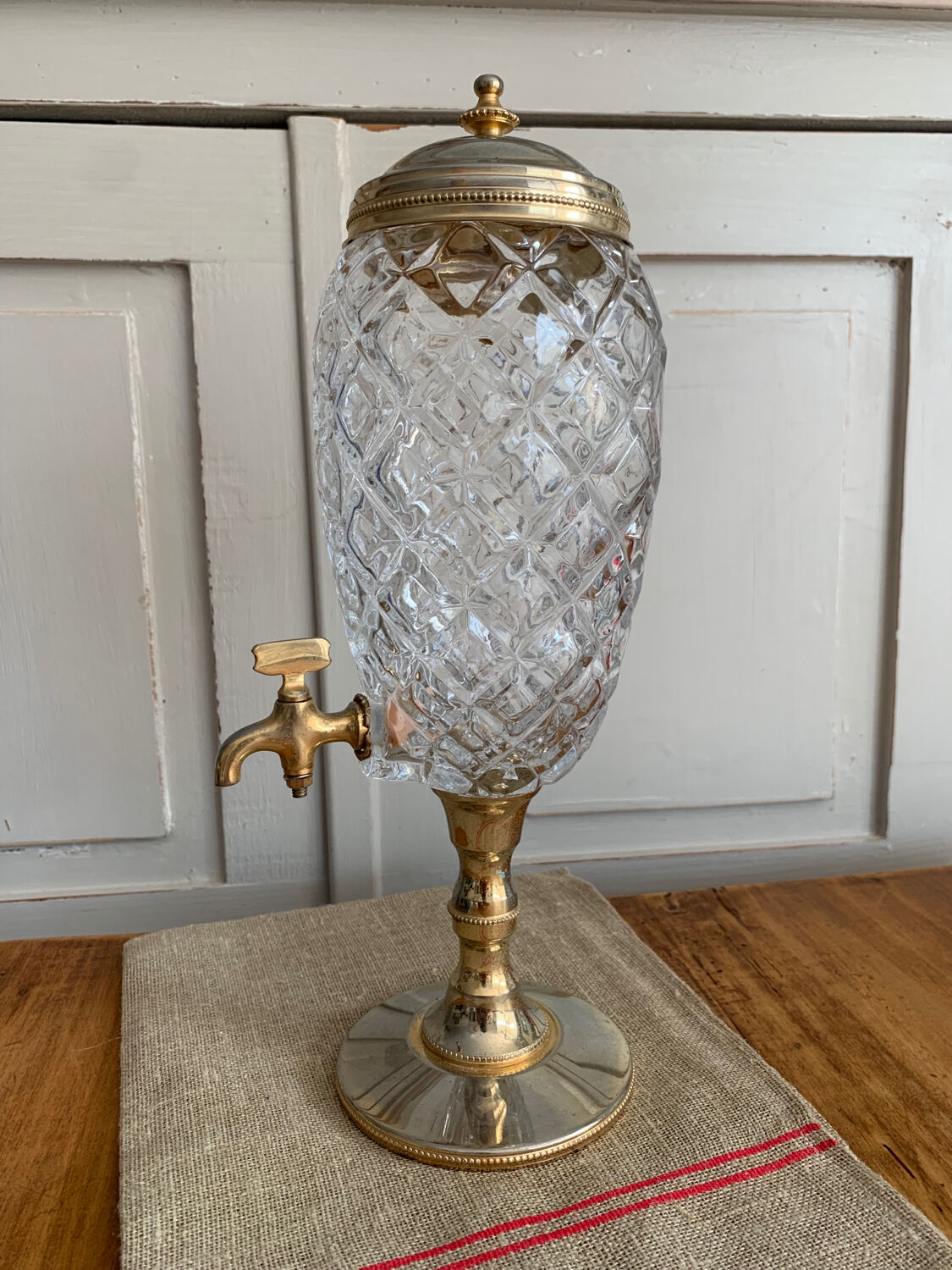 Crystal whisky absinthe fountain