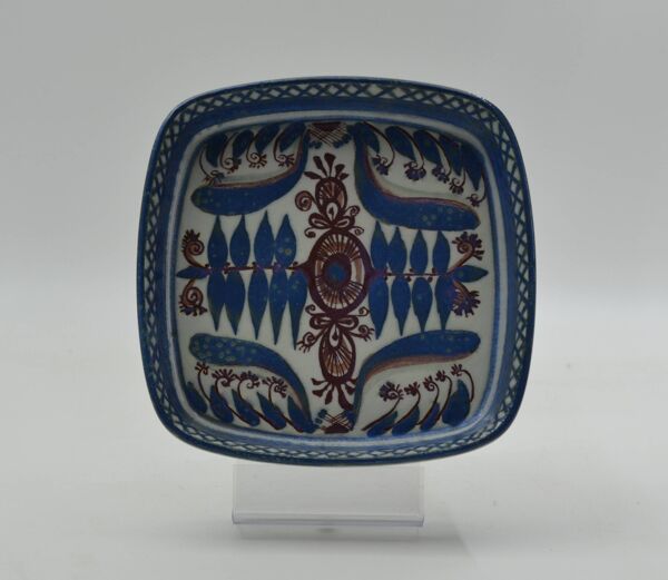 Plat en faïence série Tenera de Marianne Johnson pour Royal Copenhagen