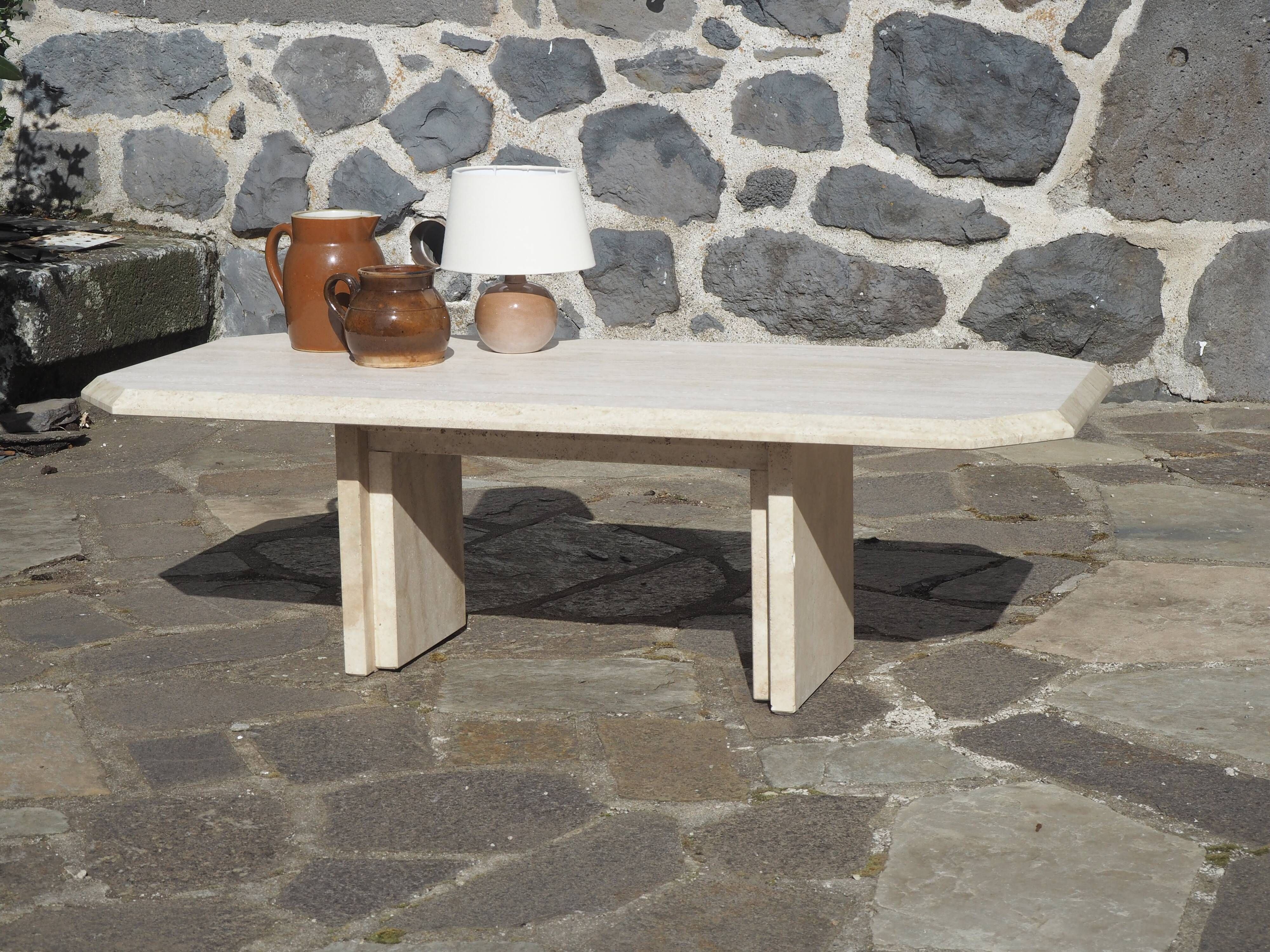 Coffee table in travertine