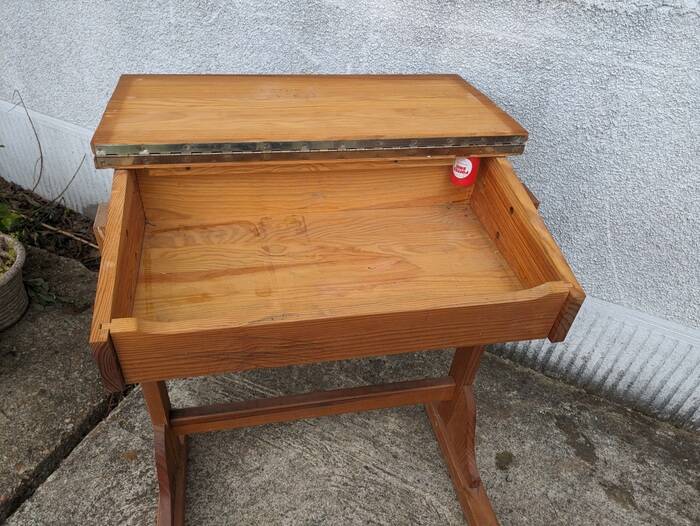 Children's desk, desk