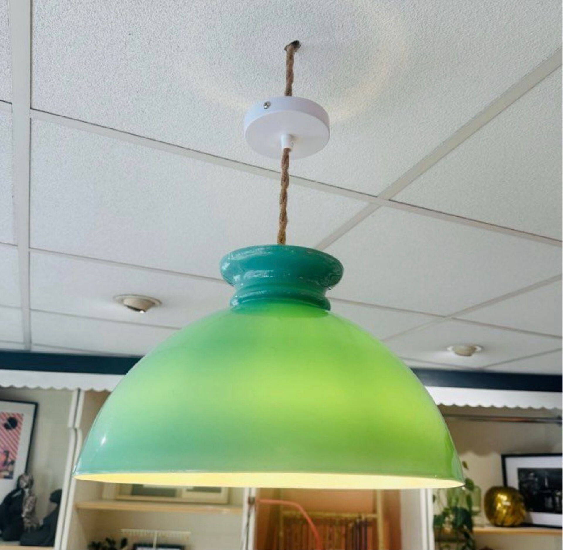 Opaline vintage green water suspension