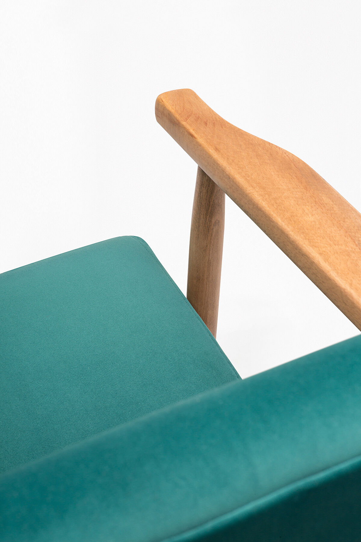 Polish B - 7727 armchair in turquoise velour