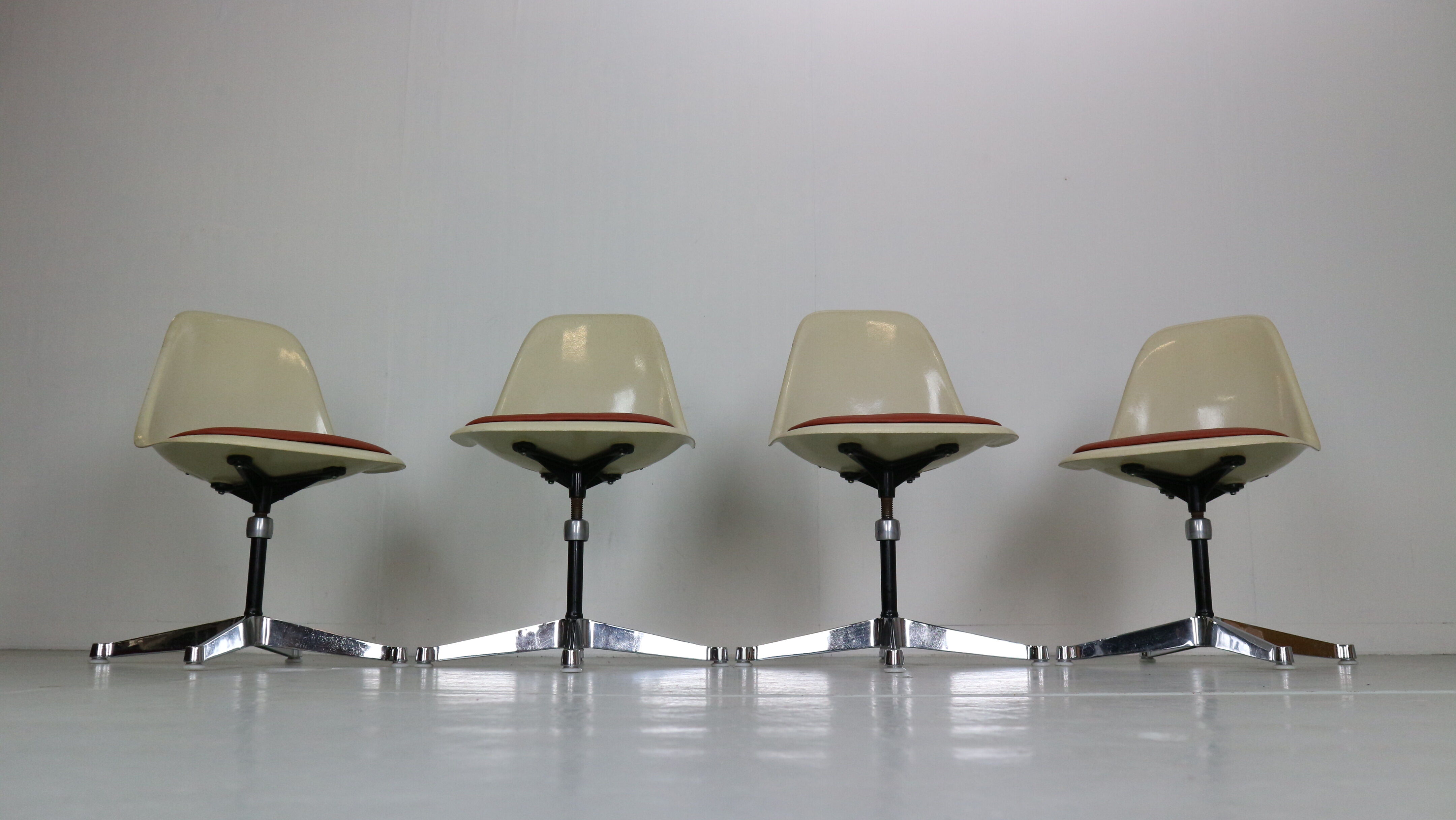 Set de 4 chaises de Charles & Ray Eames pour Herman Miller, 1960