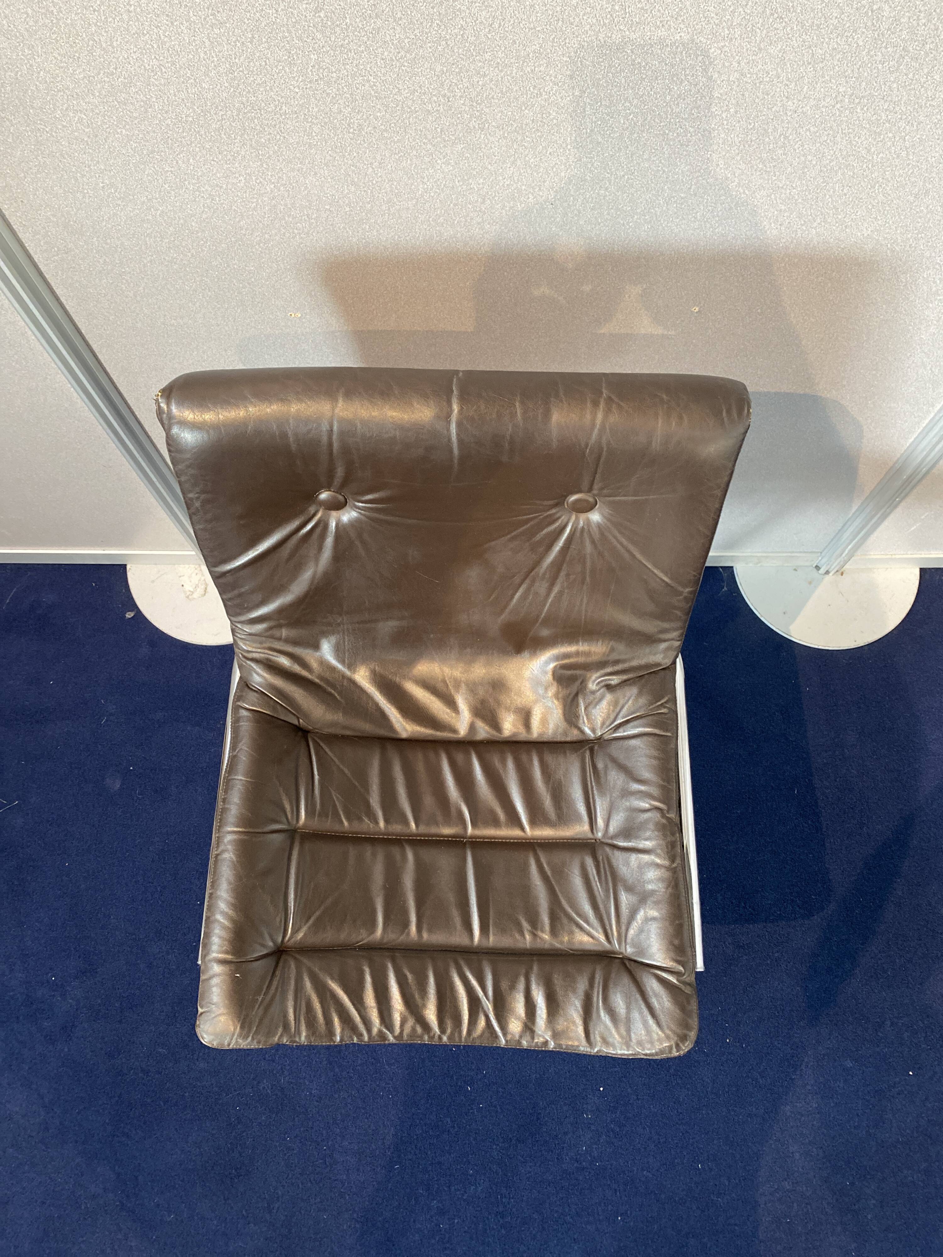 Set of 4 leather and chrome chairs