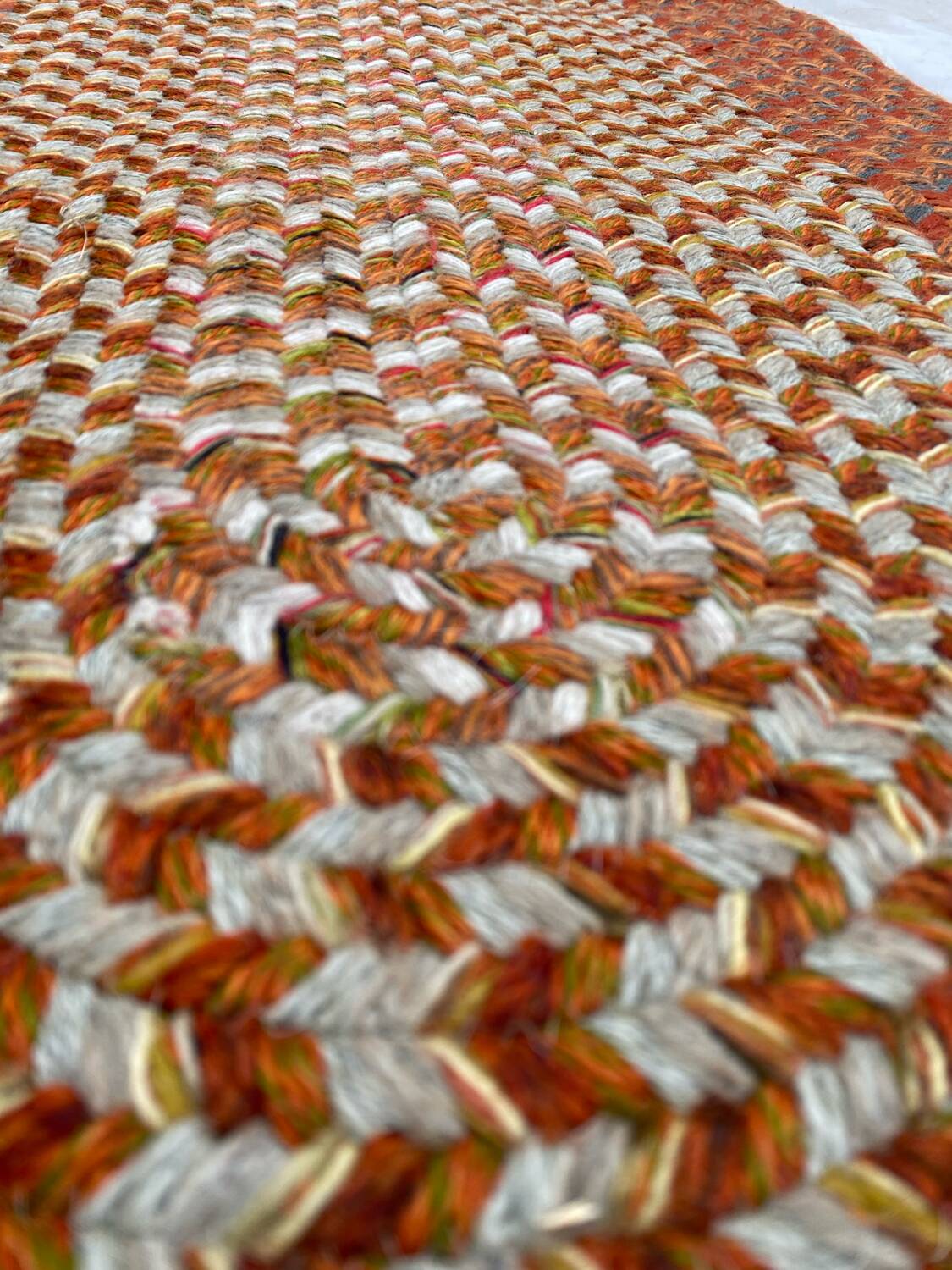 Oval wool rug 57x172 cm