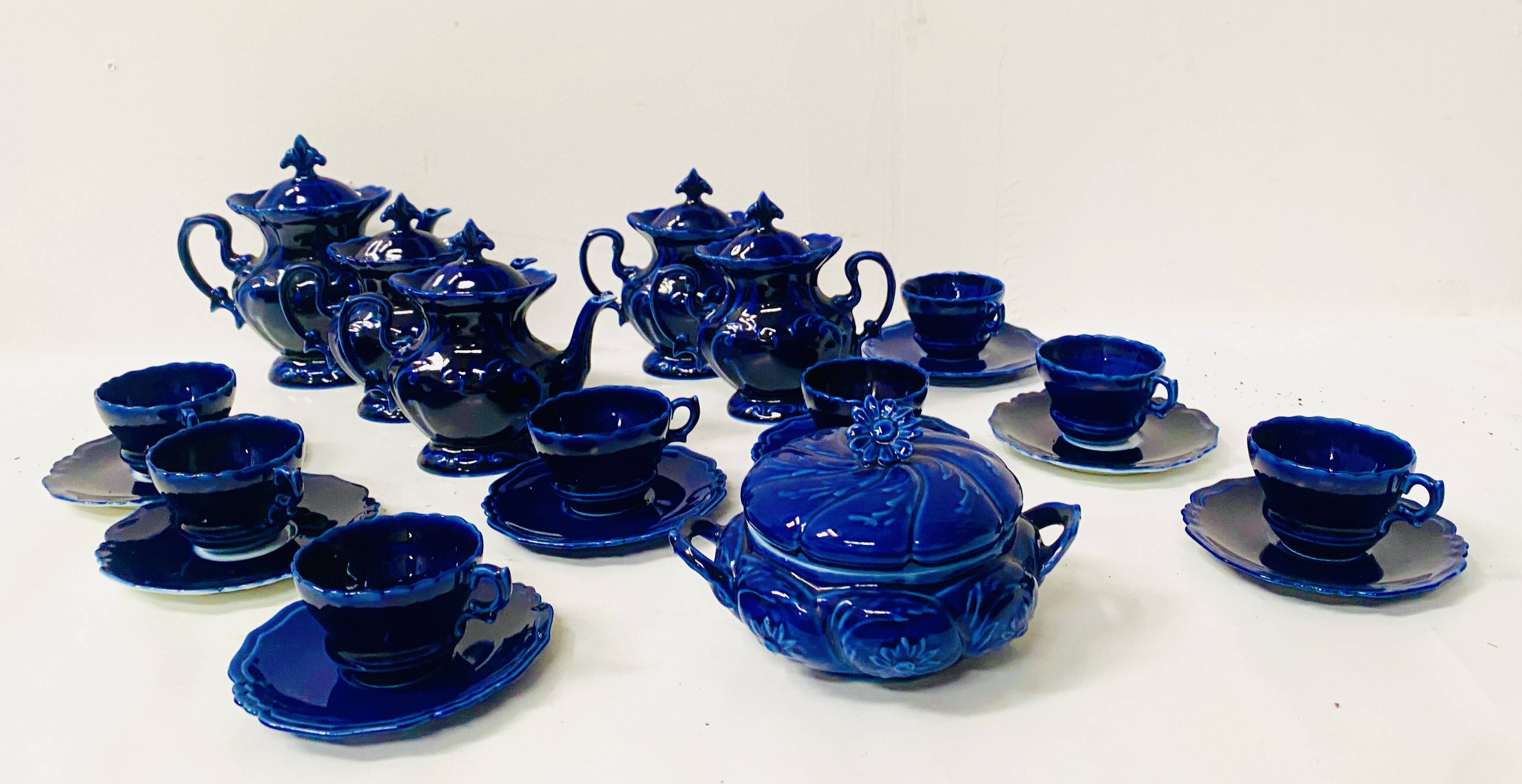 Art Deco tea and coffee service in polychrome earthenware, 20th century