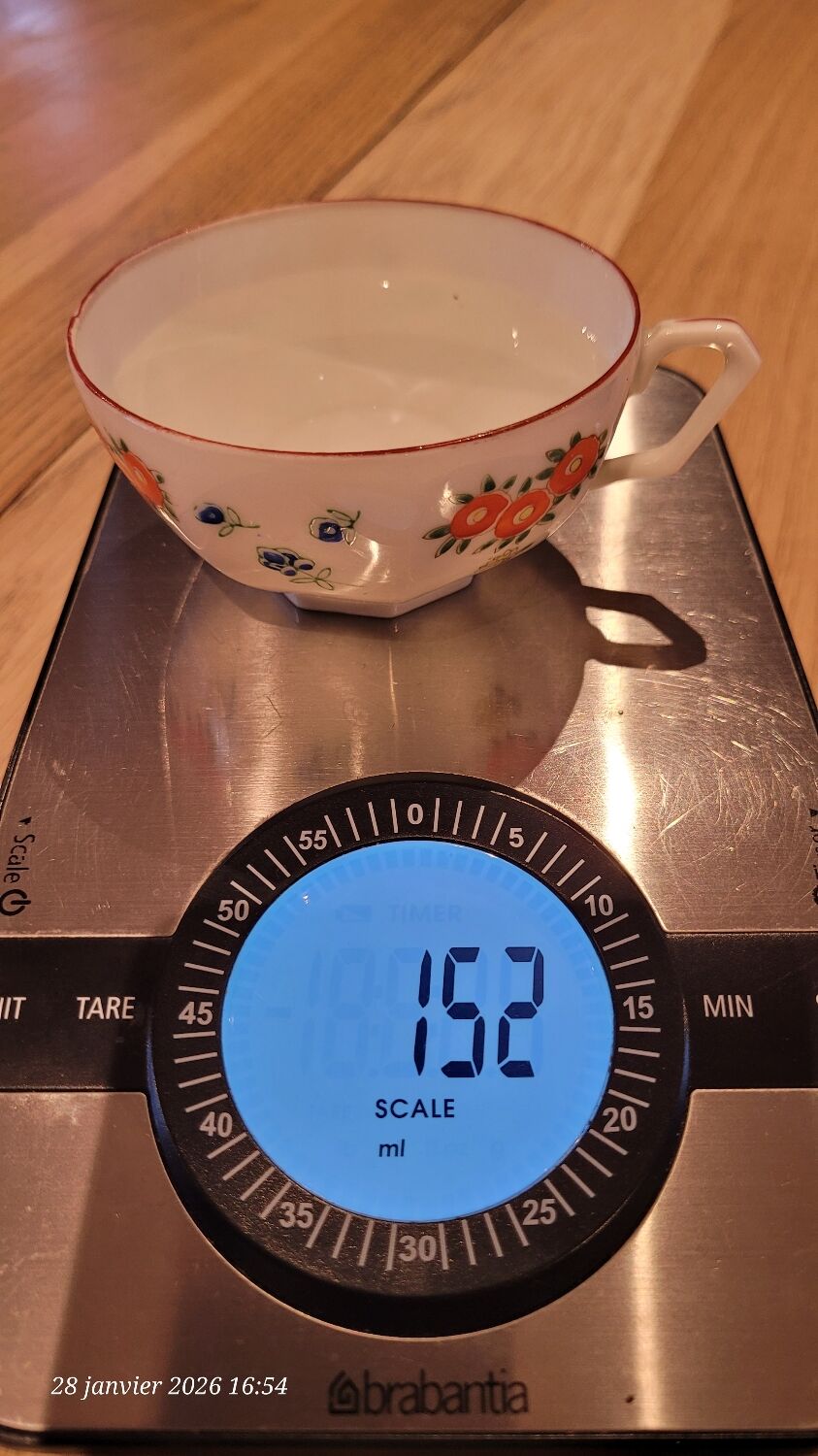 3 cups and saucers in fine porcelain