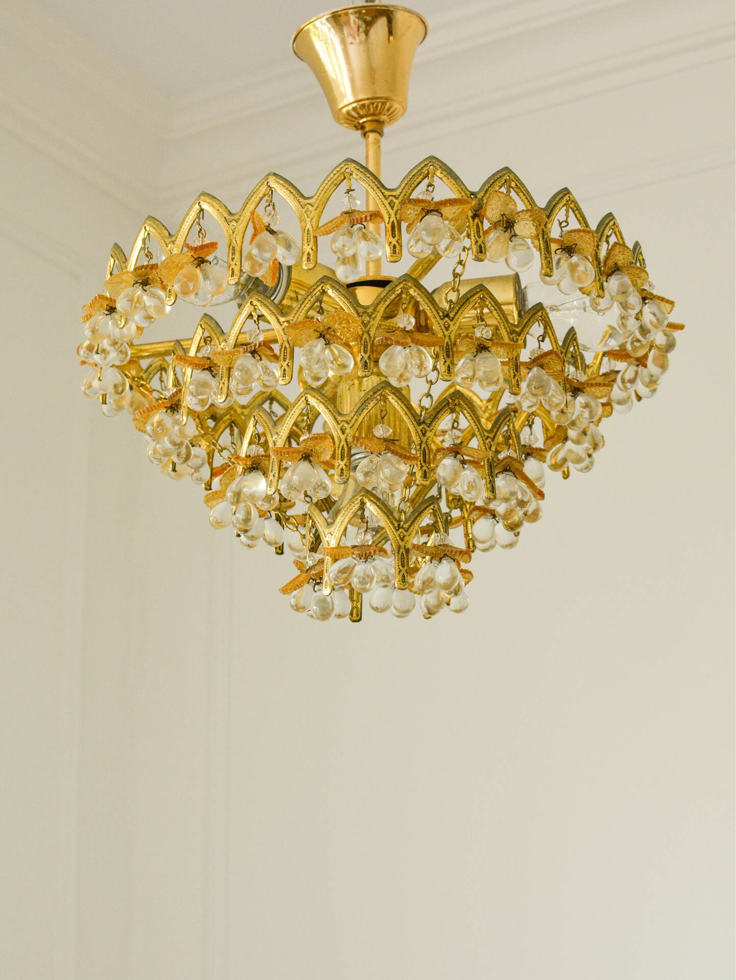 Vintage Murano glass chandelier with 58 fruits – gold metal