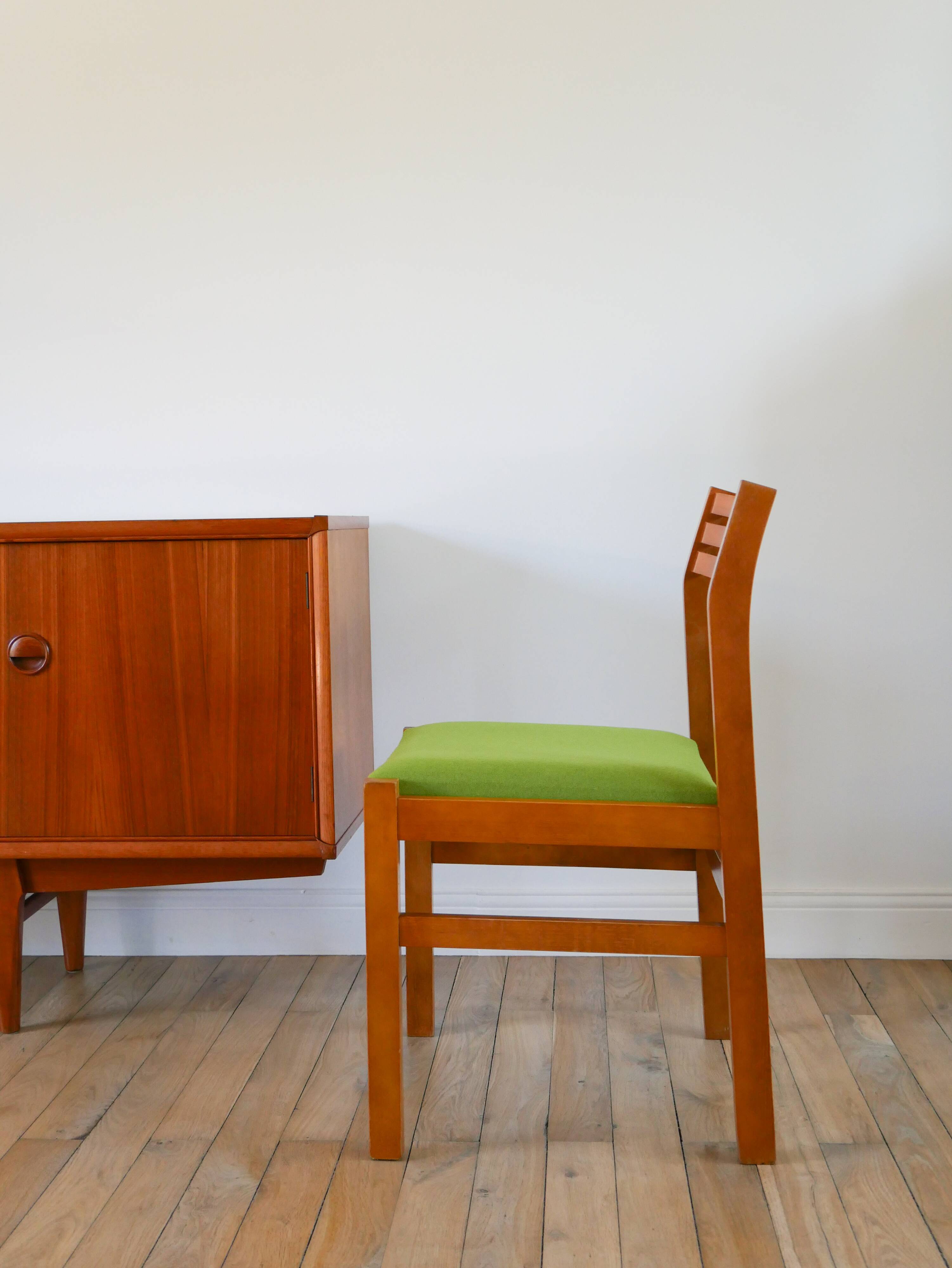 Set of 4 Scandinavian beech wood chairs, green wool, 1960.