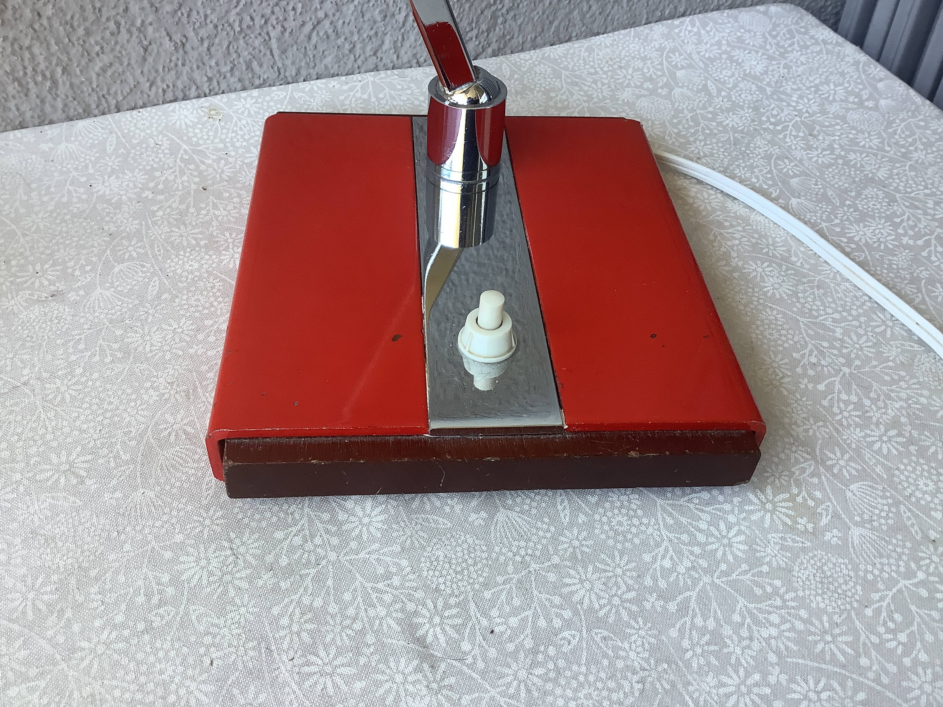 Lampe de bureau métal laqué rouge, Italie 50'