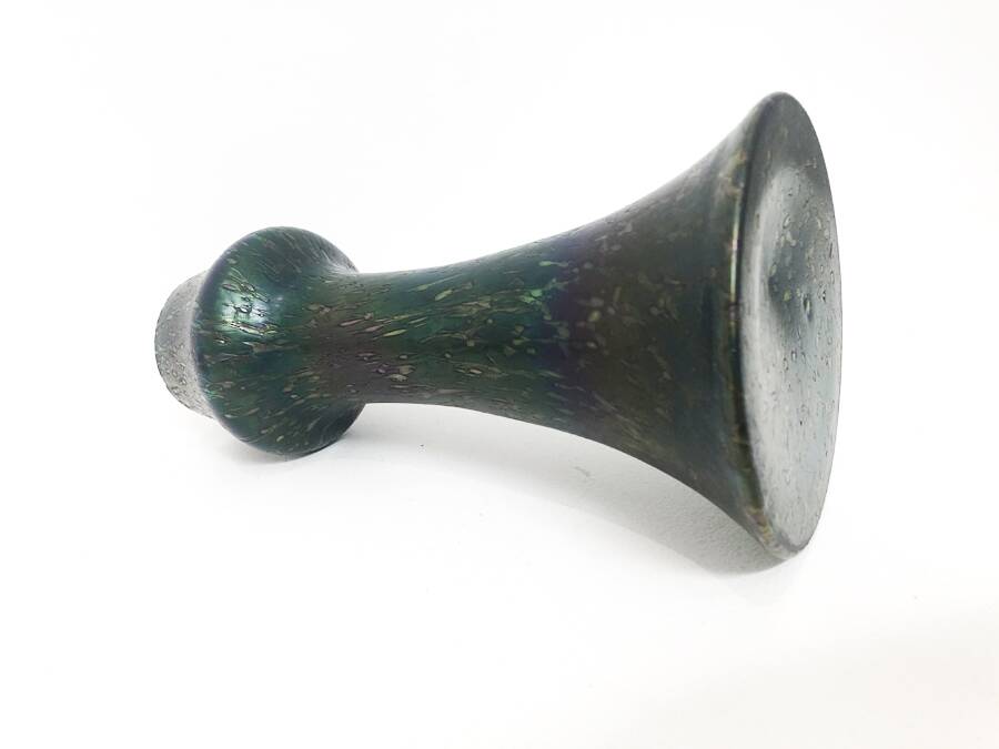 Iridescent green and purple glass paste vase – 20th century