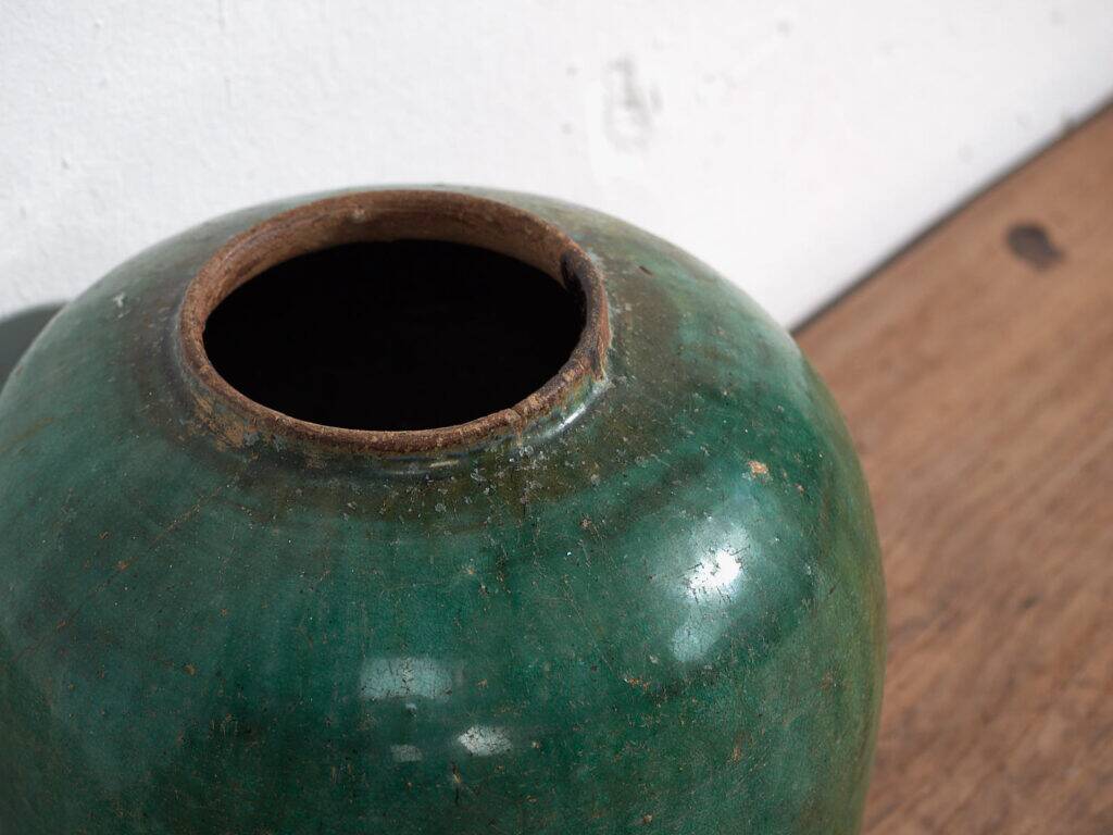 Antique emerald green enamelled vase (circa 1820) #36