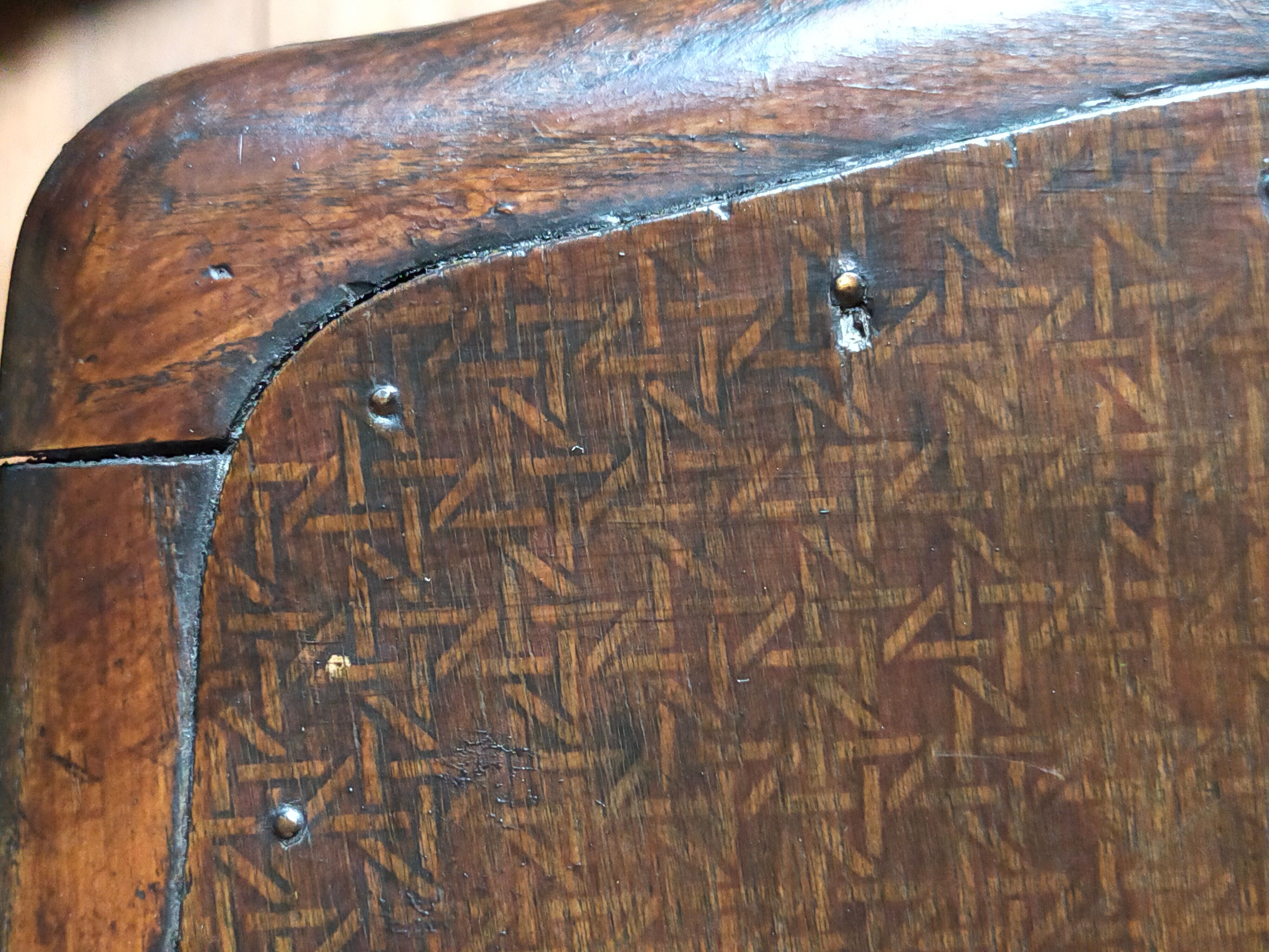 Stool in turned solid wood