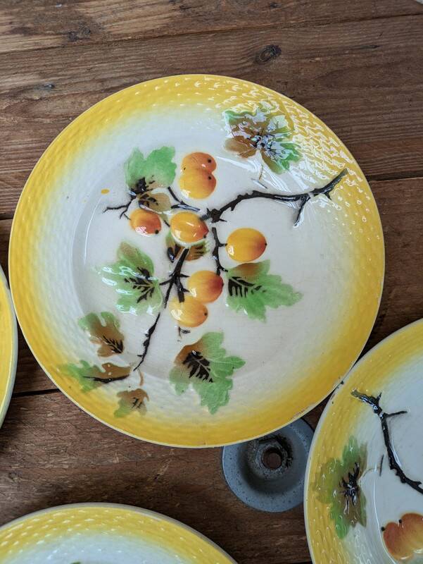 Set of 8 small fruit slip plates Orchies Moulin des Loups