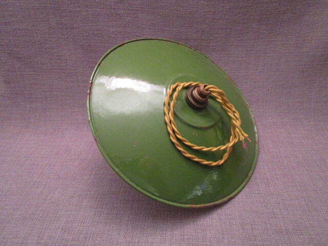 Old suspension in green enamelled sheet metal