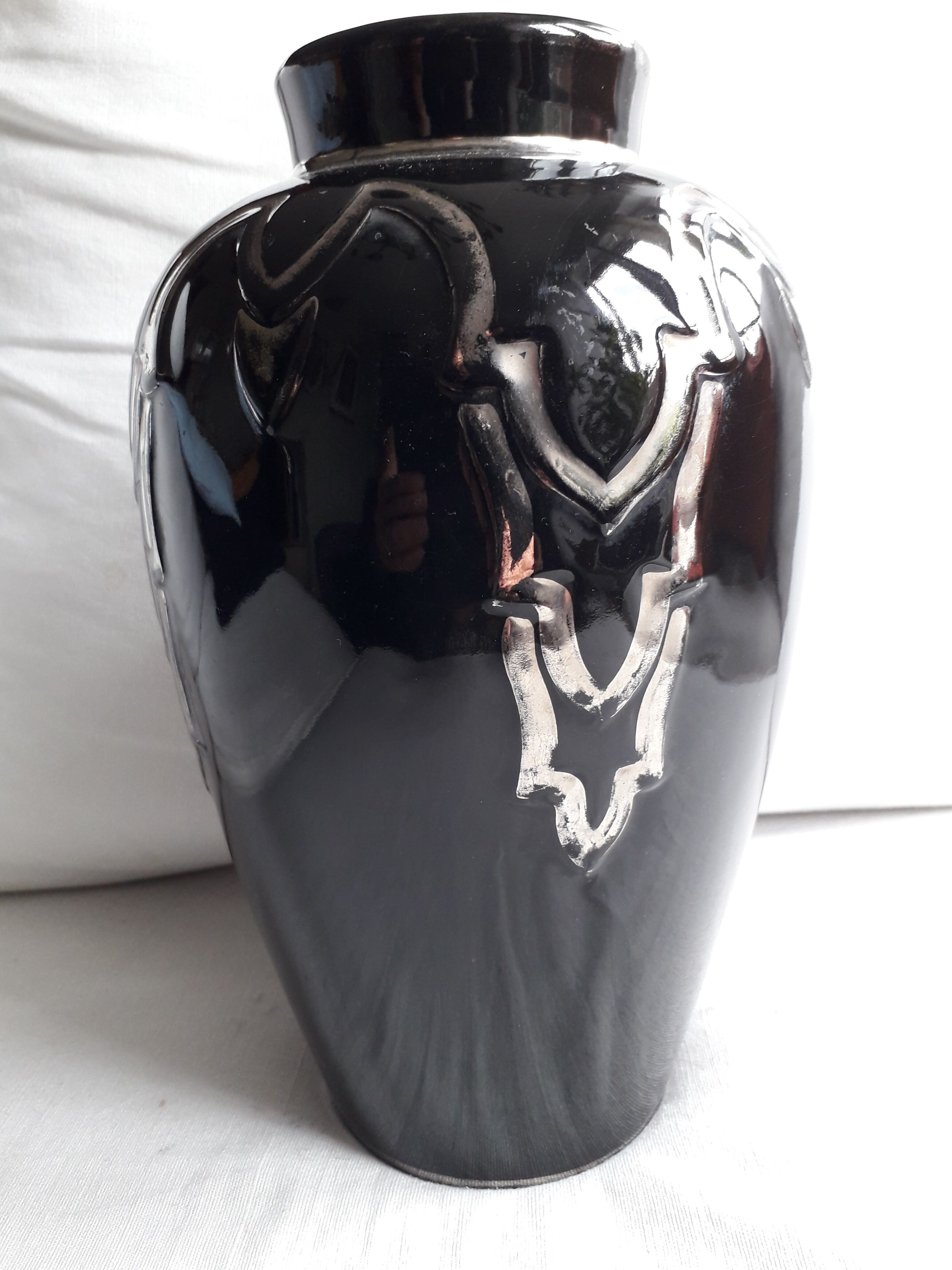 Ceramic art-deco vase signed Odyv