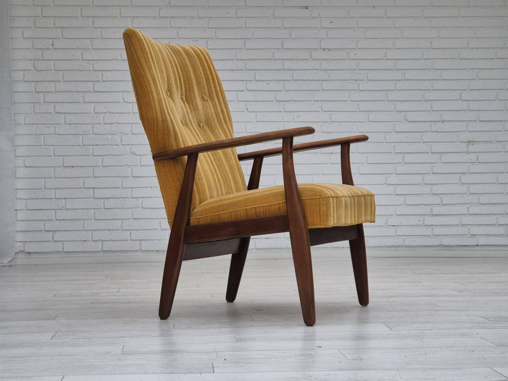 Années 1960, design danois par Kurt Olsen, fauteuil modèle 230, état d'origine.