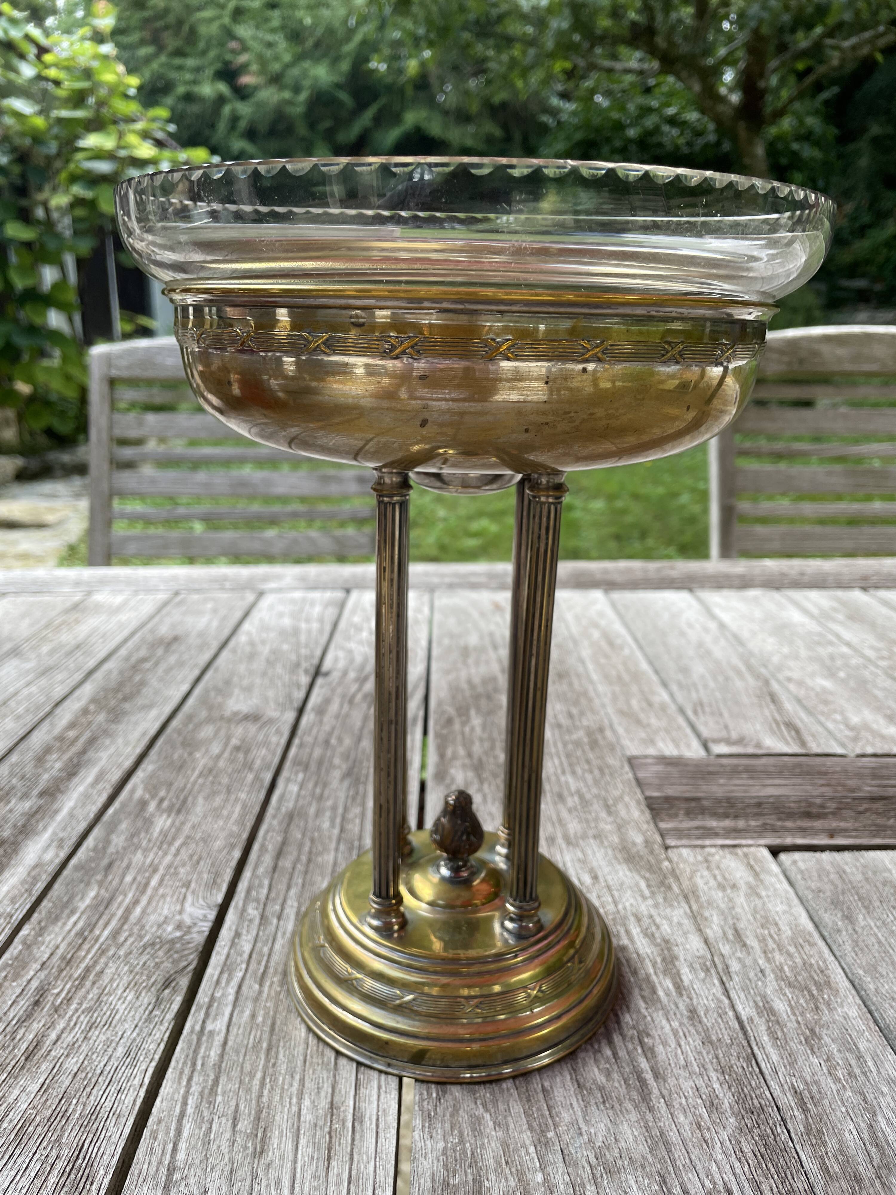 Antique Centerpiece Fruit Bowl in Gilded Brass with Fine Chiseled Glass Bowl