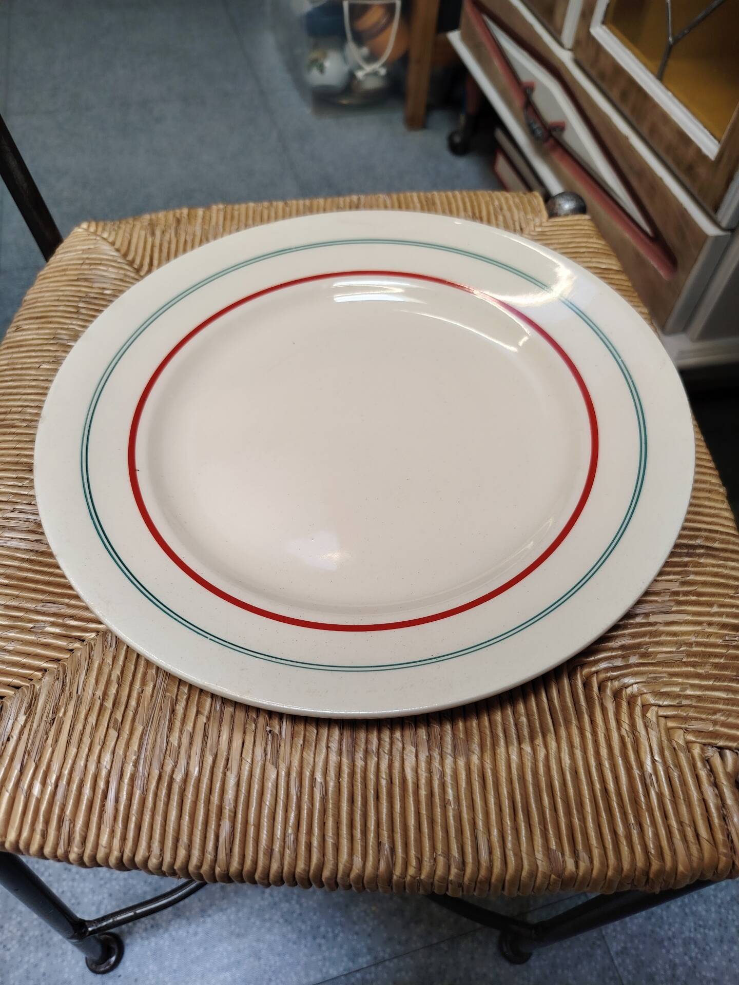 Round serving dish 28cm Moulin des Loups model Stanislas