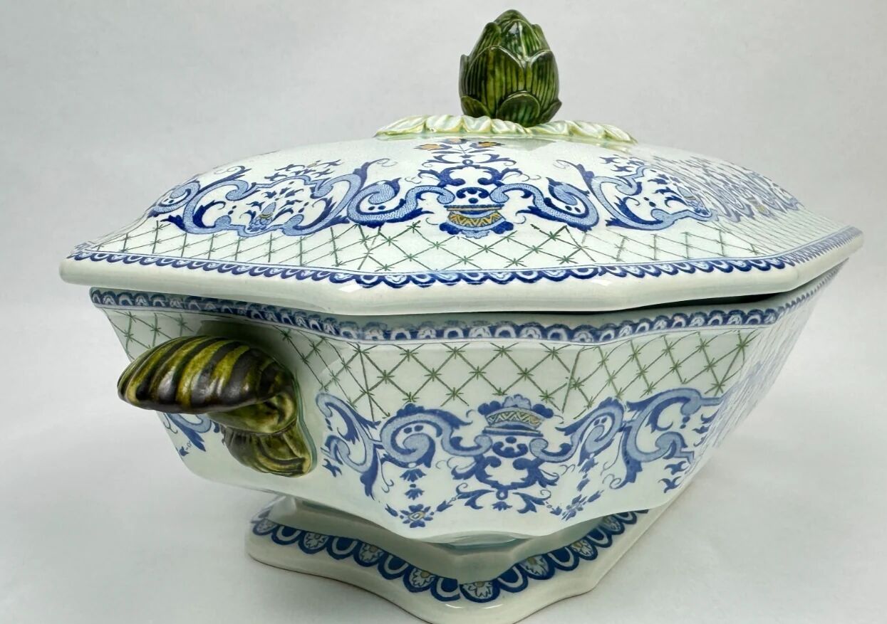 Gien, vegetable dish, soup tureen and its lid in fine earthenware, Rouen decoration.