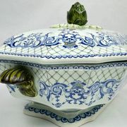 Gien, vegetable dish, soup tureen and its lid in fine earthenware, Rouen decoration.