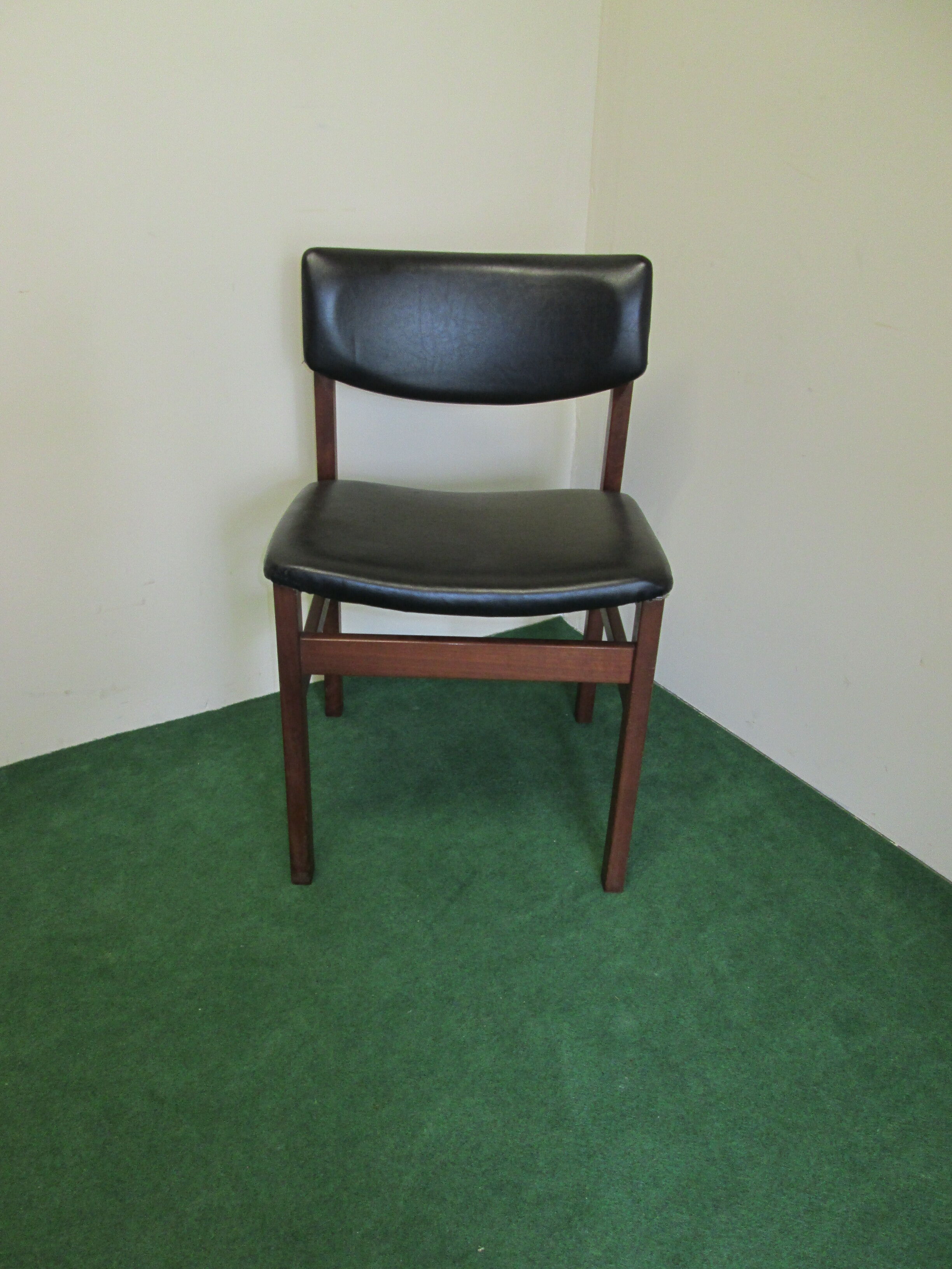 Série de 4 chaises en teck