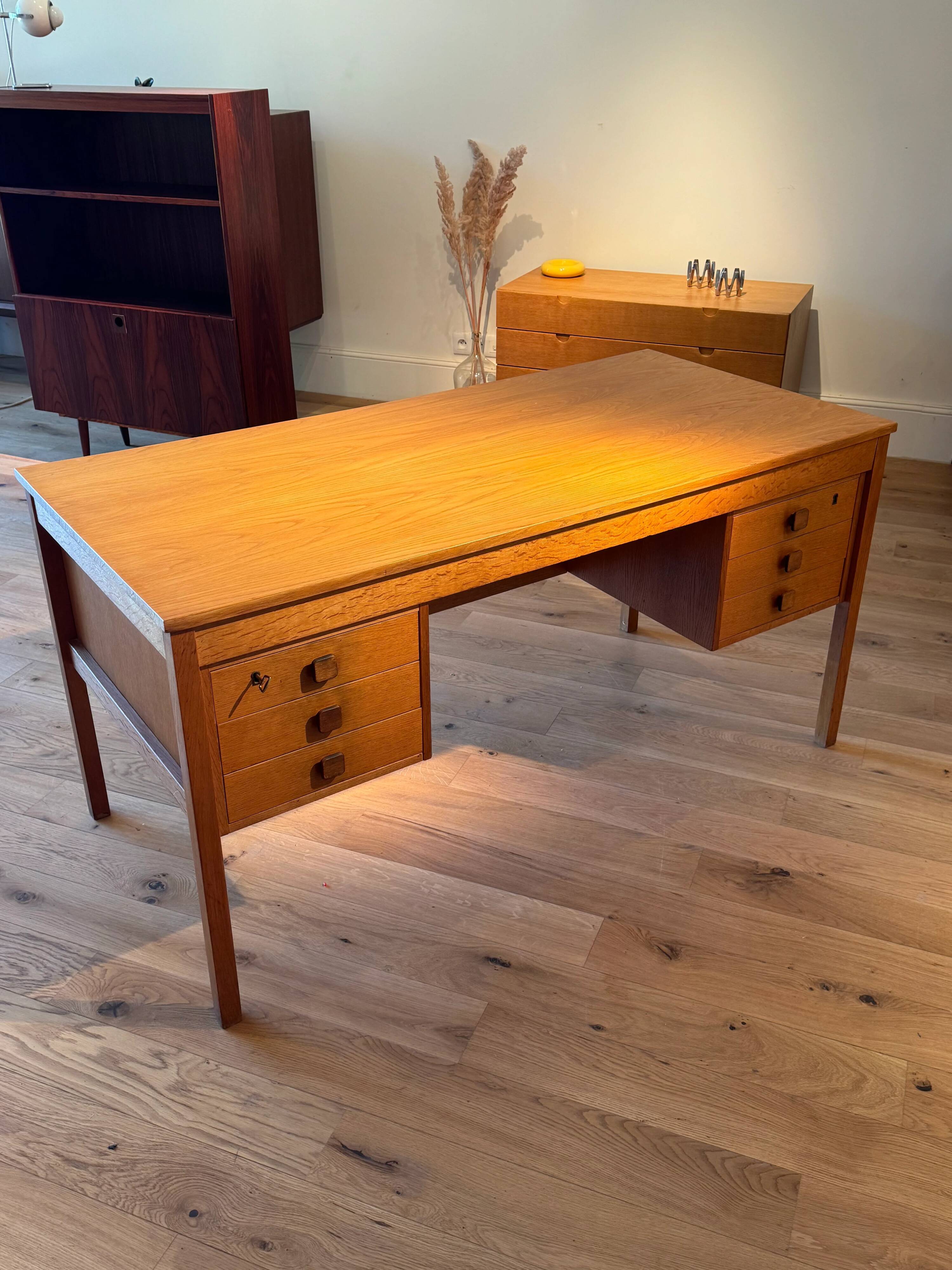Bureau scandinave vintage en chêne doré "Jonas"