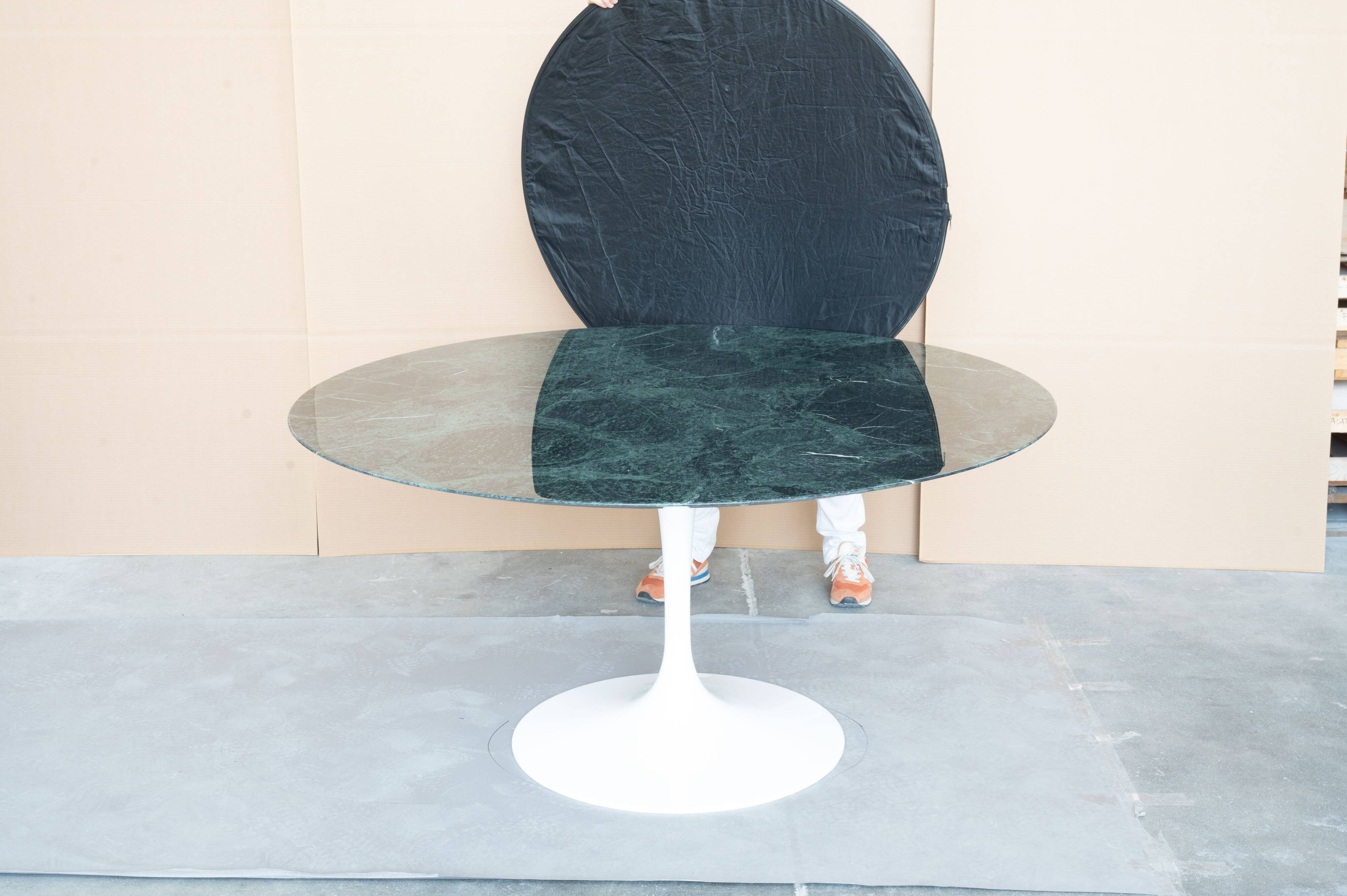 Original knoll tulip dining table (137cm) alpe verdi glossy in new condition!!