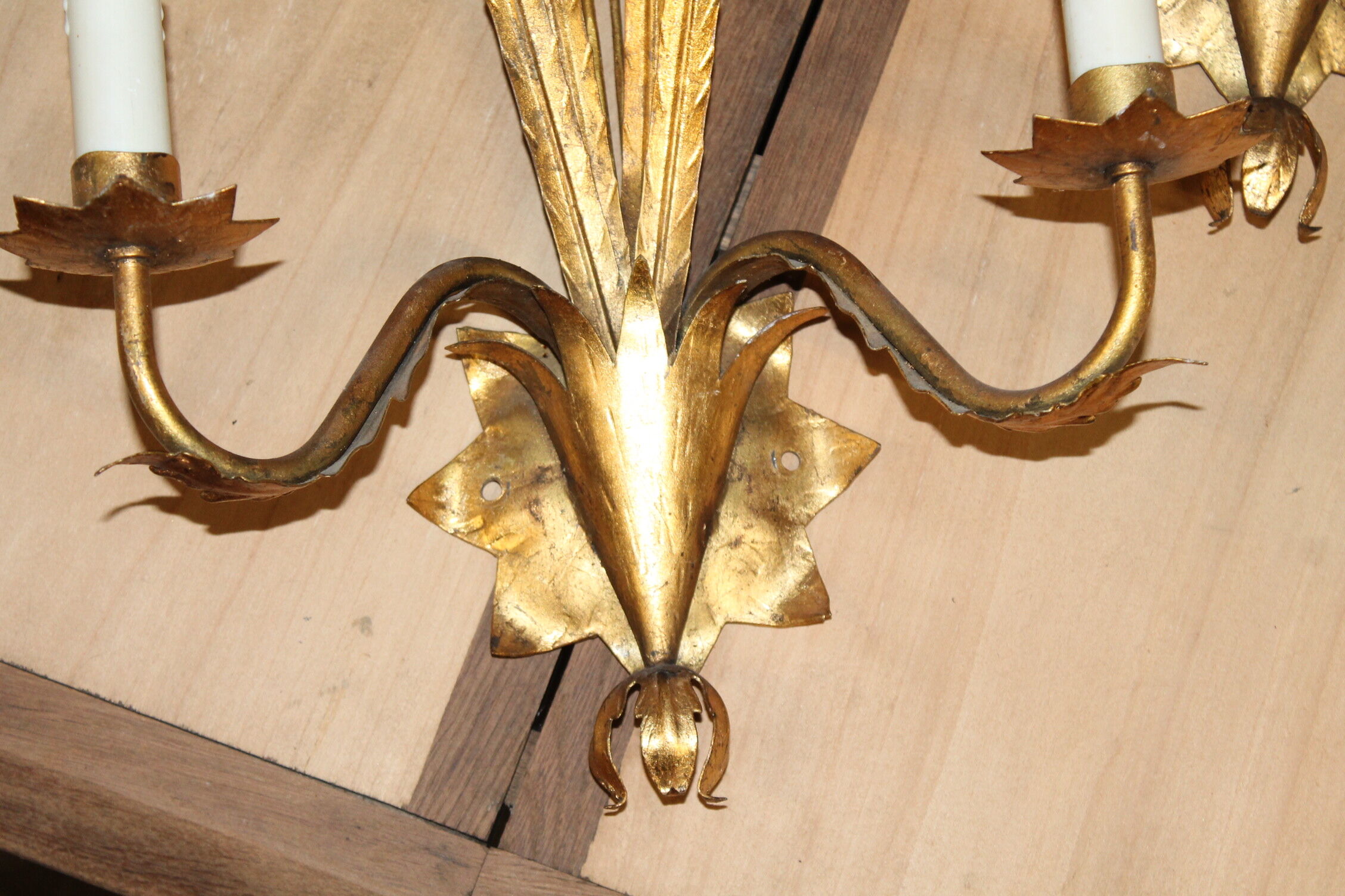 Golden floral wall lamps