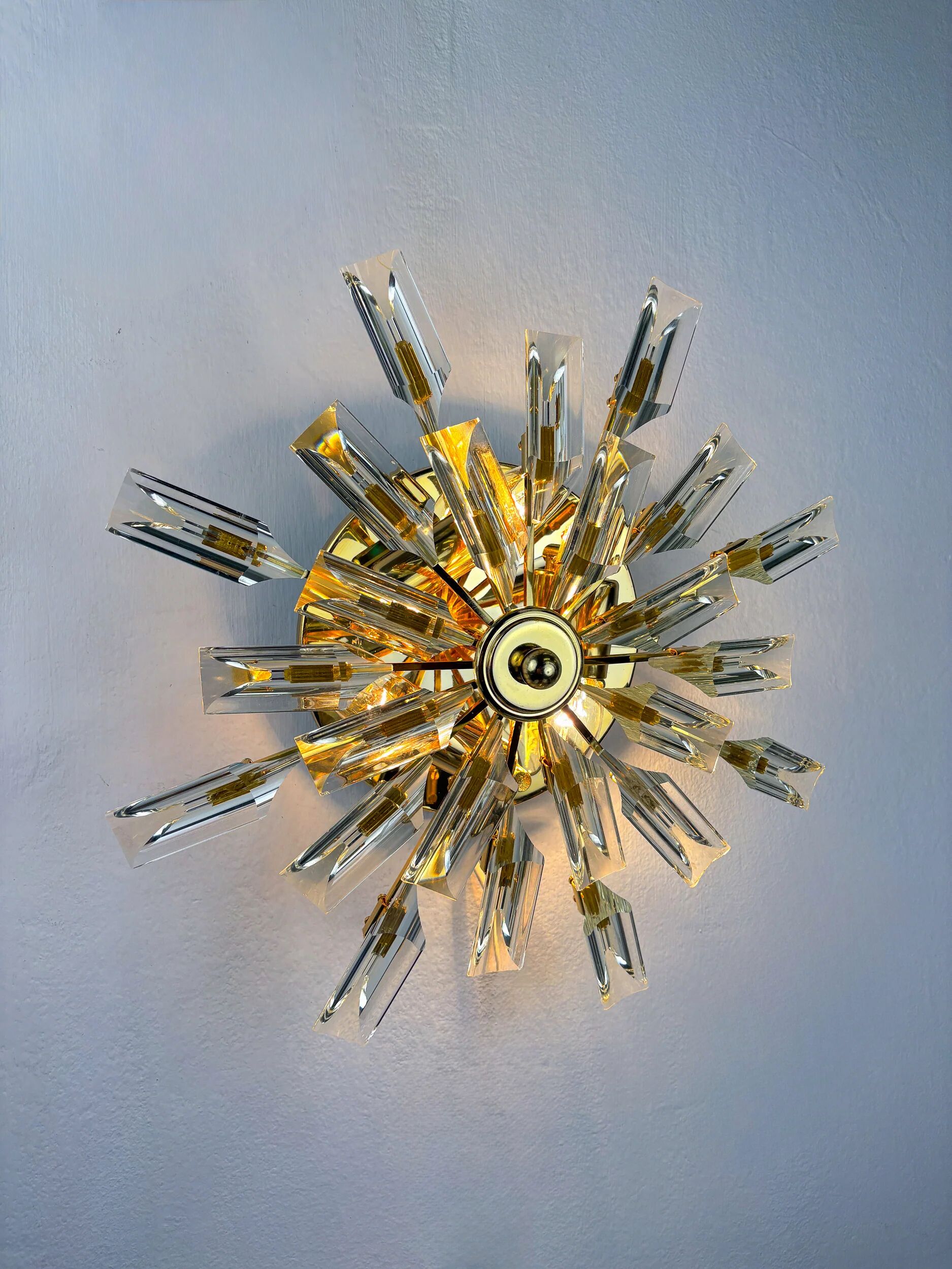 Sun-shaped ceiling or wall light by Oscar Torlasco for StilKronen, cut Murano glass, Italy, 1970s