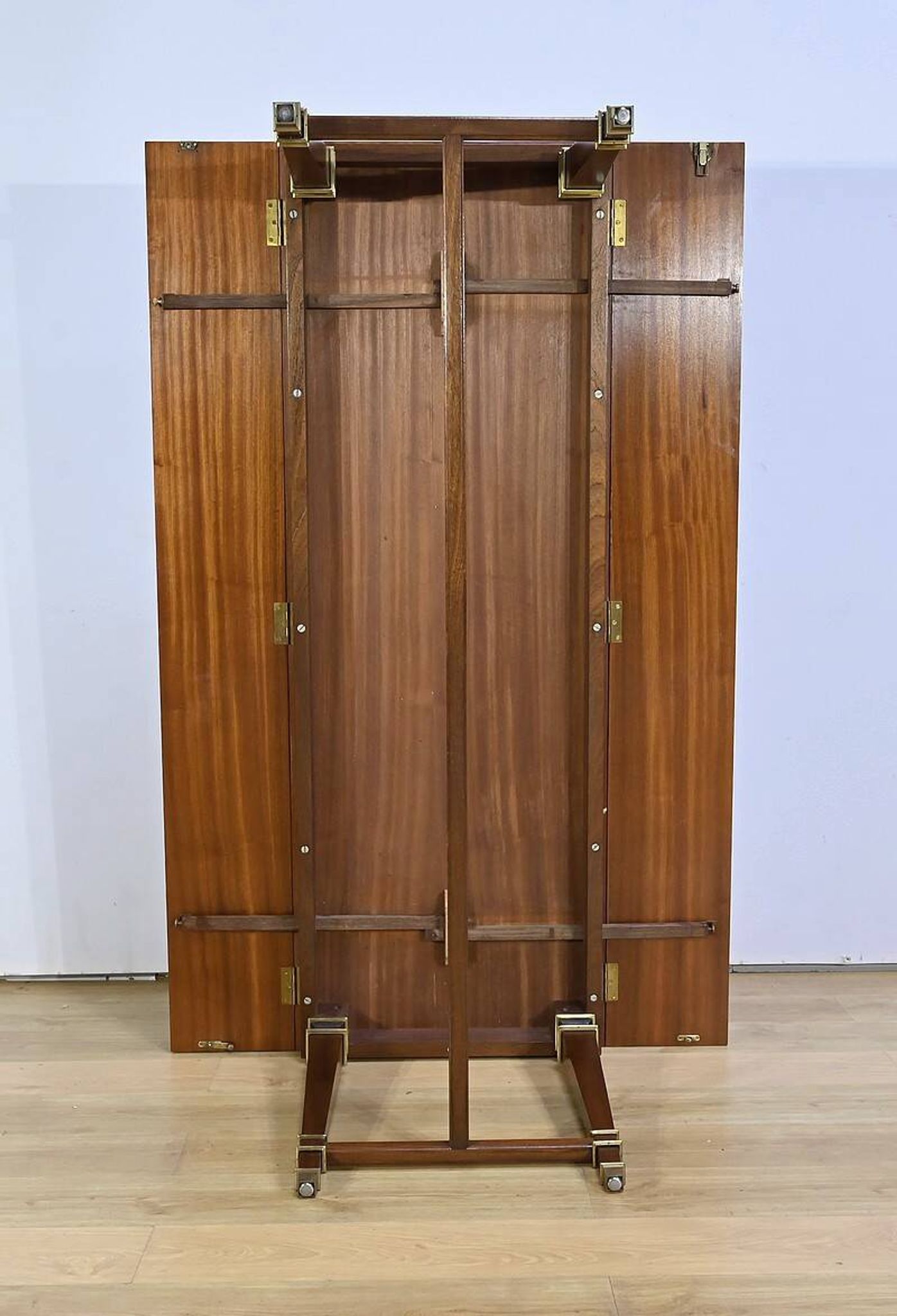 Important Shuttered Table in Sapelli Mahogany, Directoire style – 1970