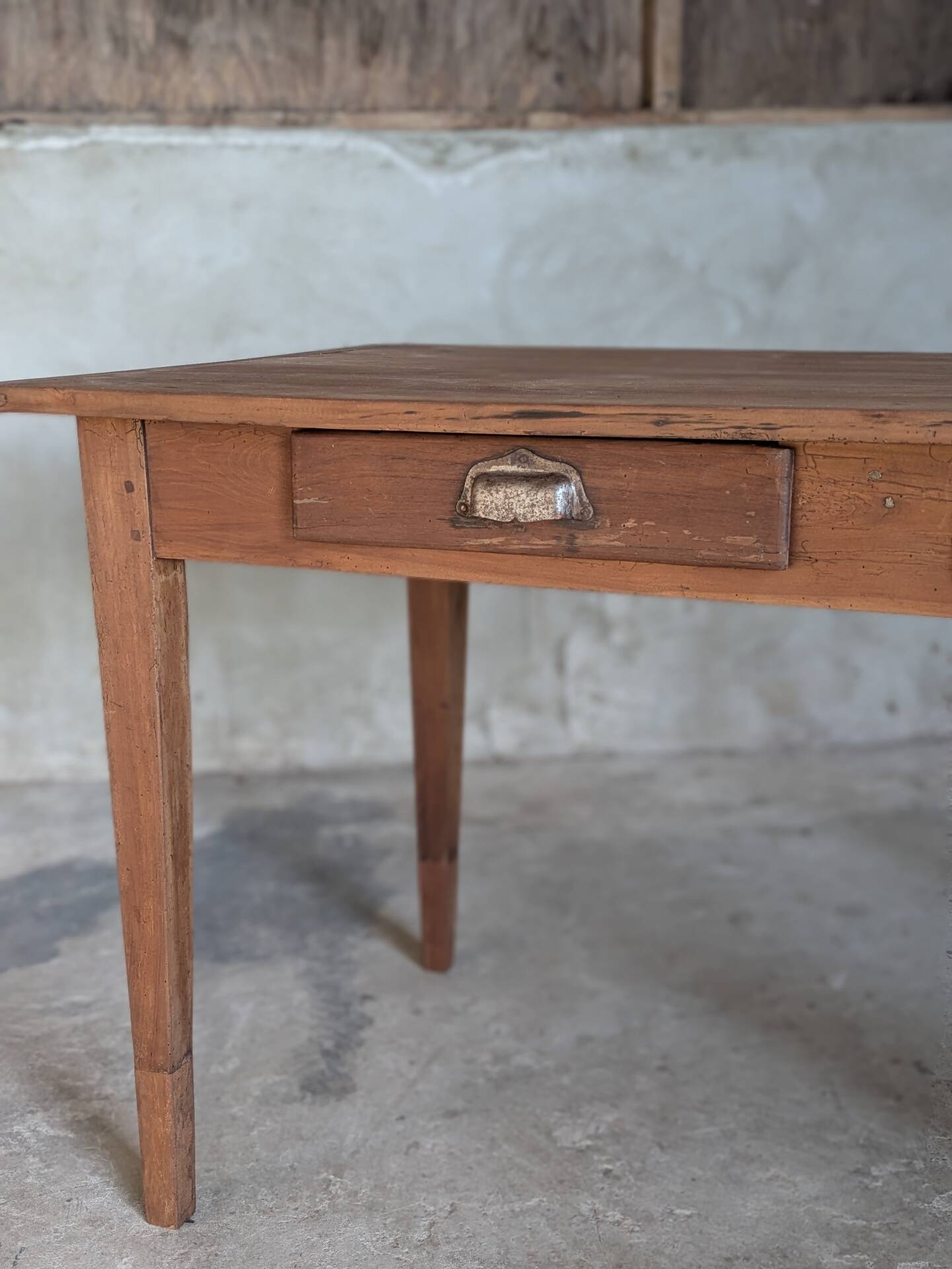 Farm table