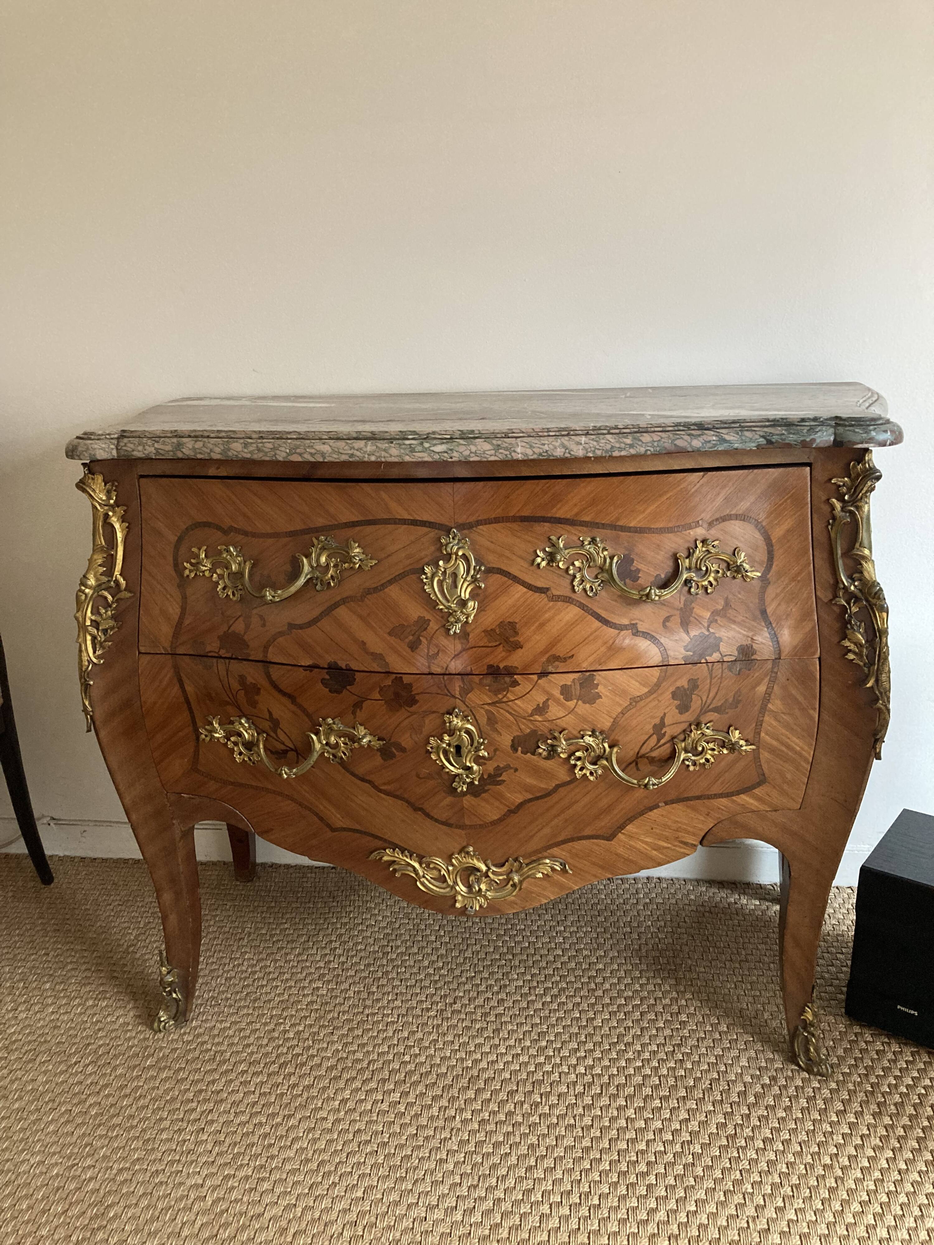Louis XV style chest of drawers, early 1900s