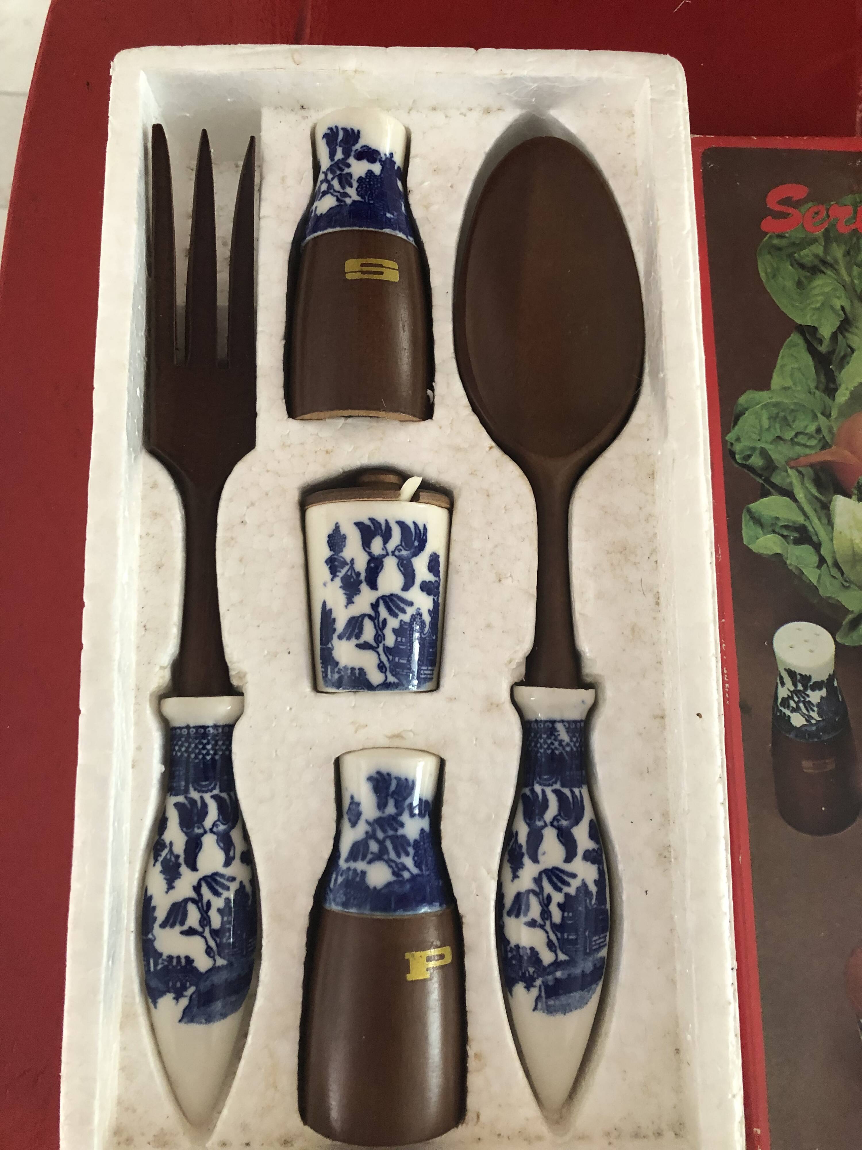 Vintage set salad service salt pepper mustard pot year 1970 new without its packaging o