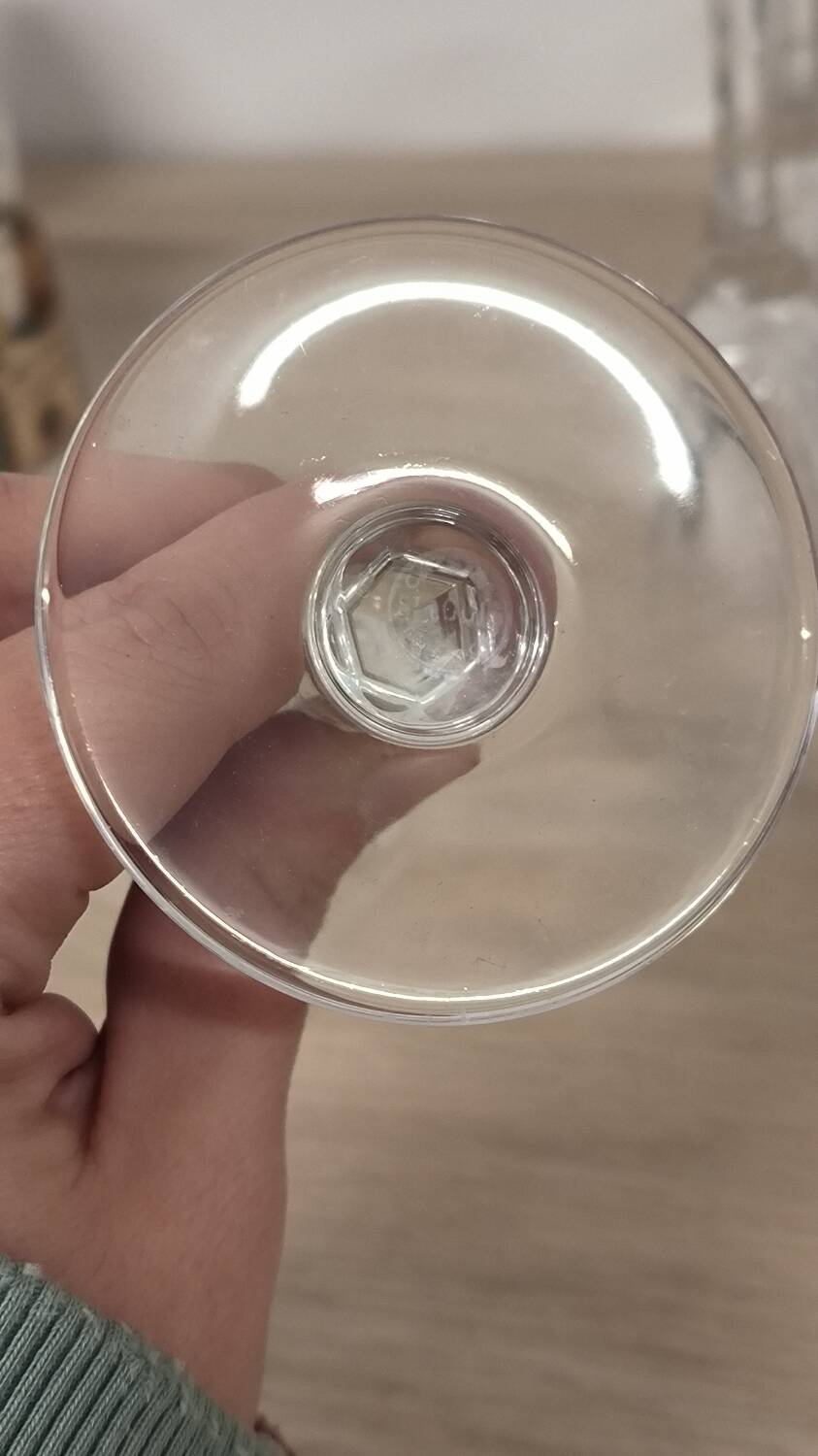 12 Saint Louis crystal wine glasses, Cerdagne model