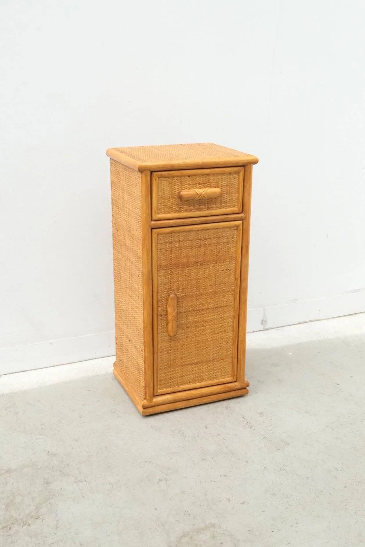Meuble d'appoint en rotin, 1980