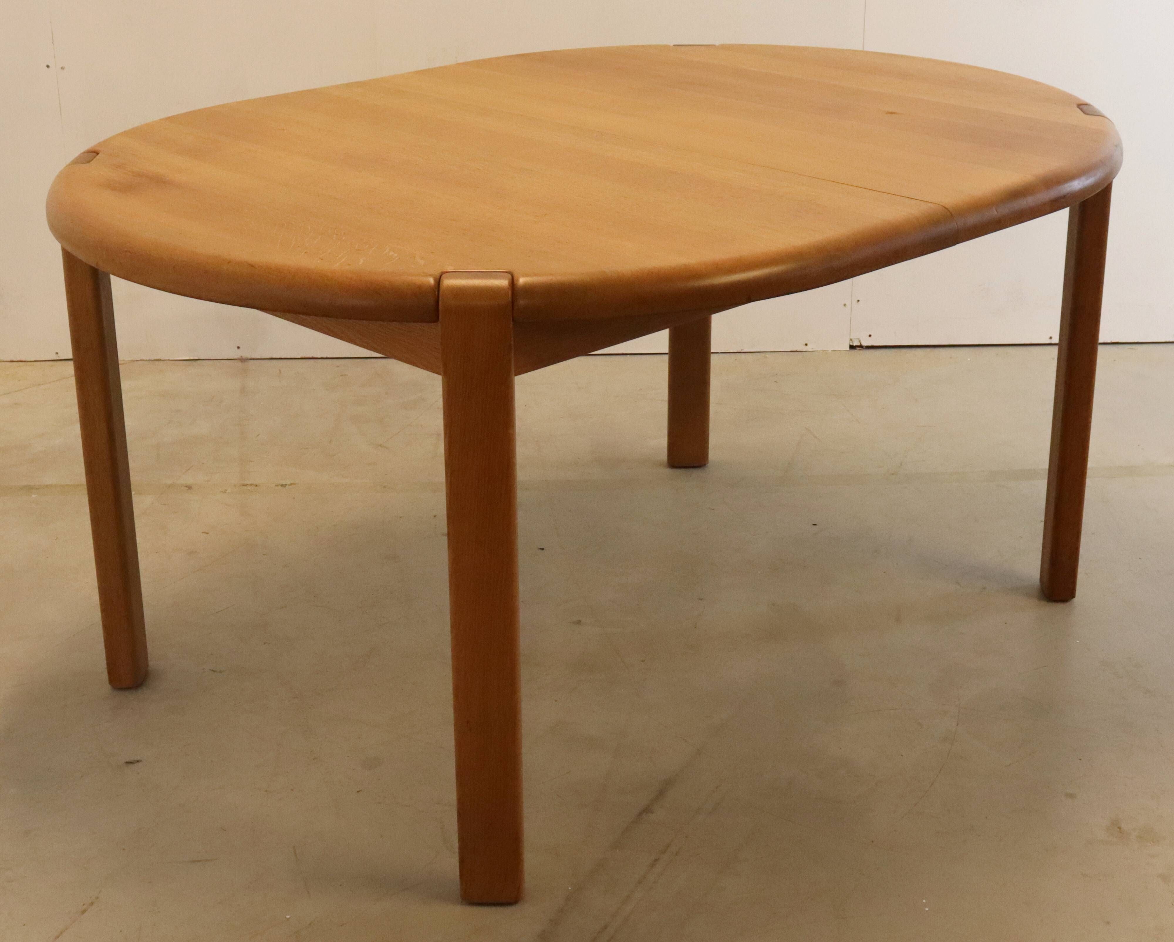 Niels Bach oval dining table 'Korshavn' - japandi / vintage / Danish design